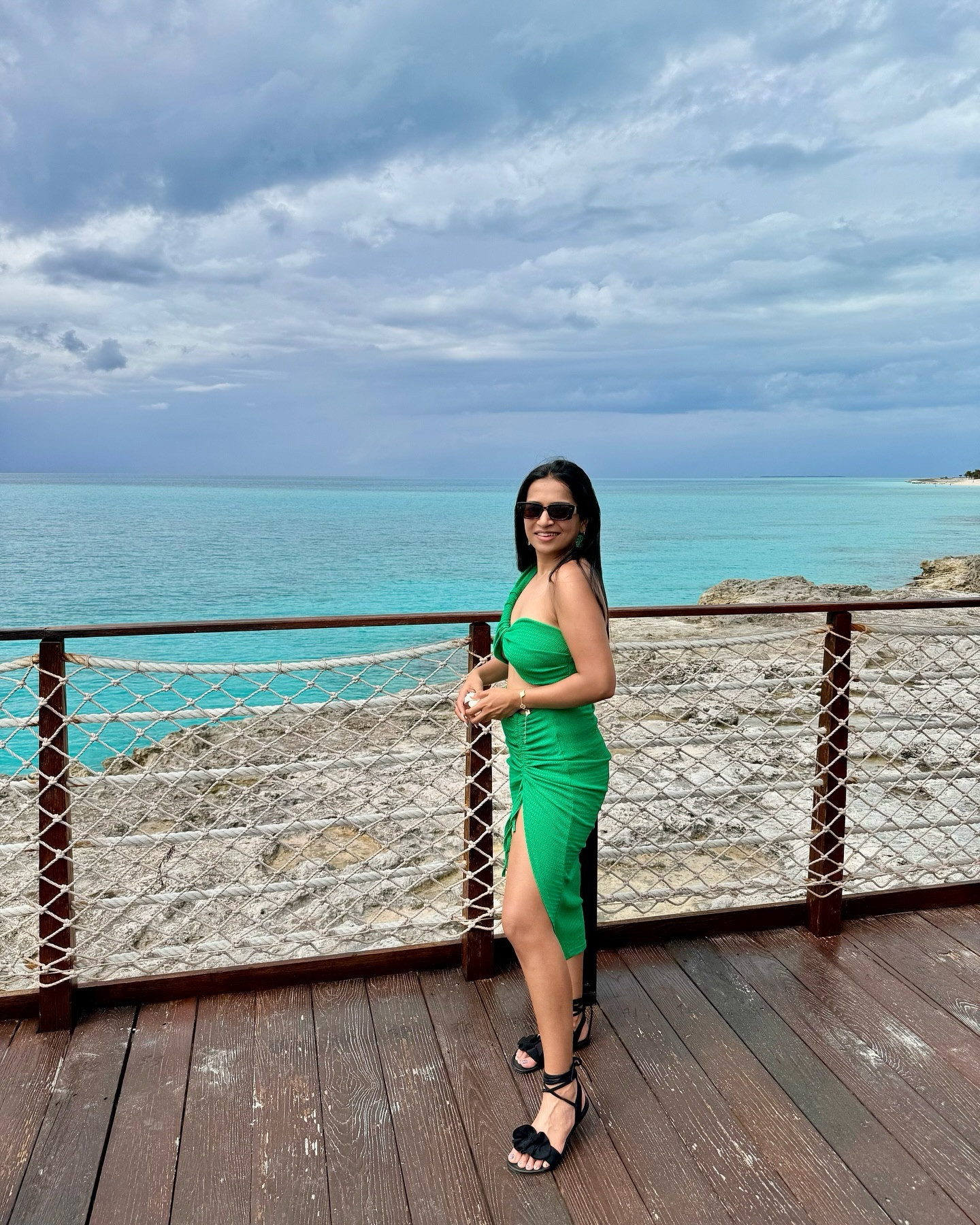 Bahama Mama 🇧🇸🐬🩵🌴🐠

I need more turquoise blue beaches in life 🏖️ 

.

.

.

.

.

.

.

#bahamascruise #nassaubahamas #travel #cruiselife #vacation #bahamasparadise #bahamianartist #bahamianphotographer #beachtravel #outfitinspiration #beachoutfit #bahamasoutfit #cruiseoutfits