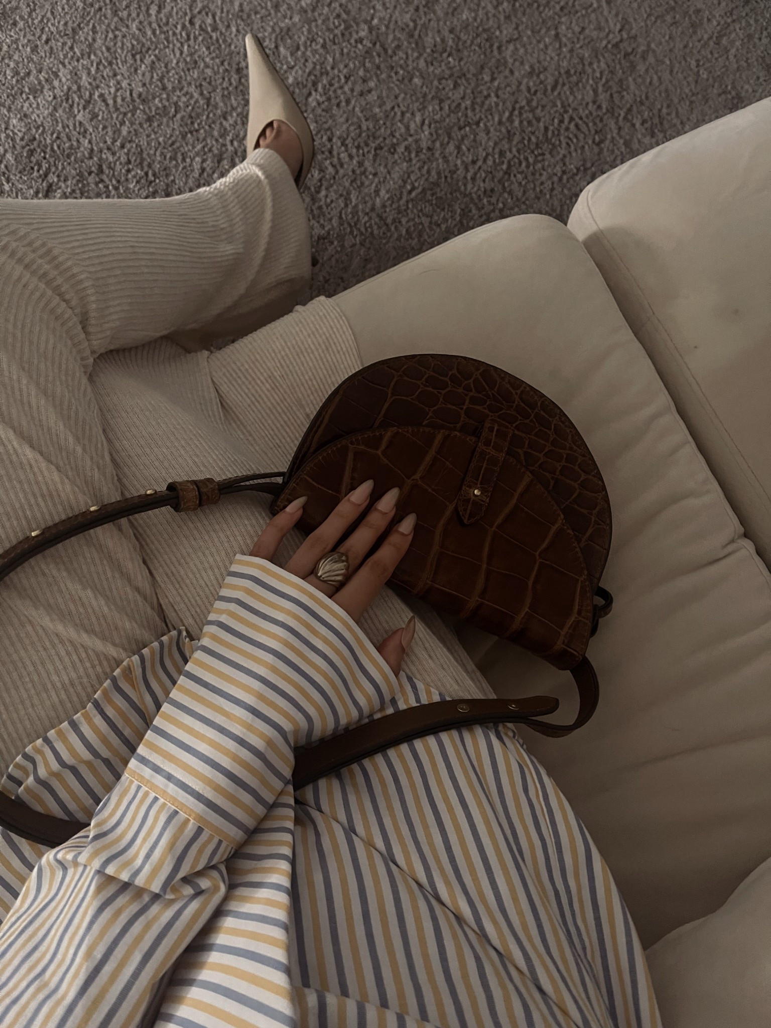 Playing with texture is one of my favorite styling trick as it always elevates any look 😍 I’ve linked similar brown purses that’ll help you feel the same way too

#LTKselfcare #LTKootd #LTKFindsUnder100