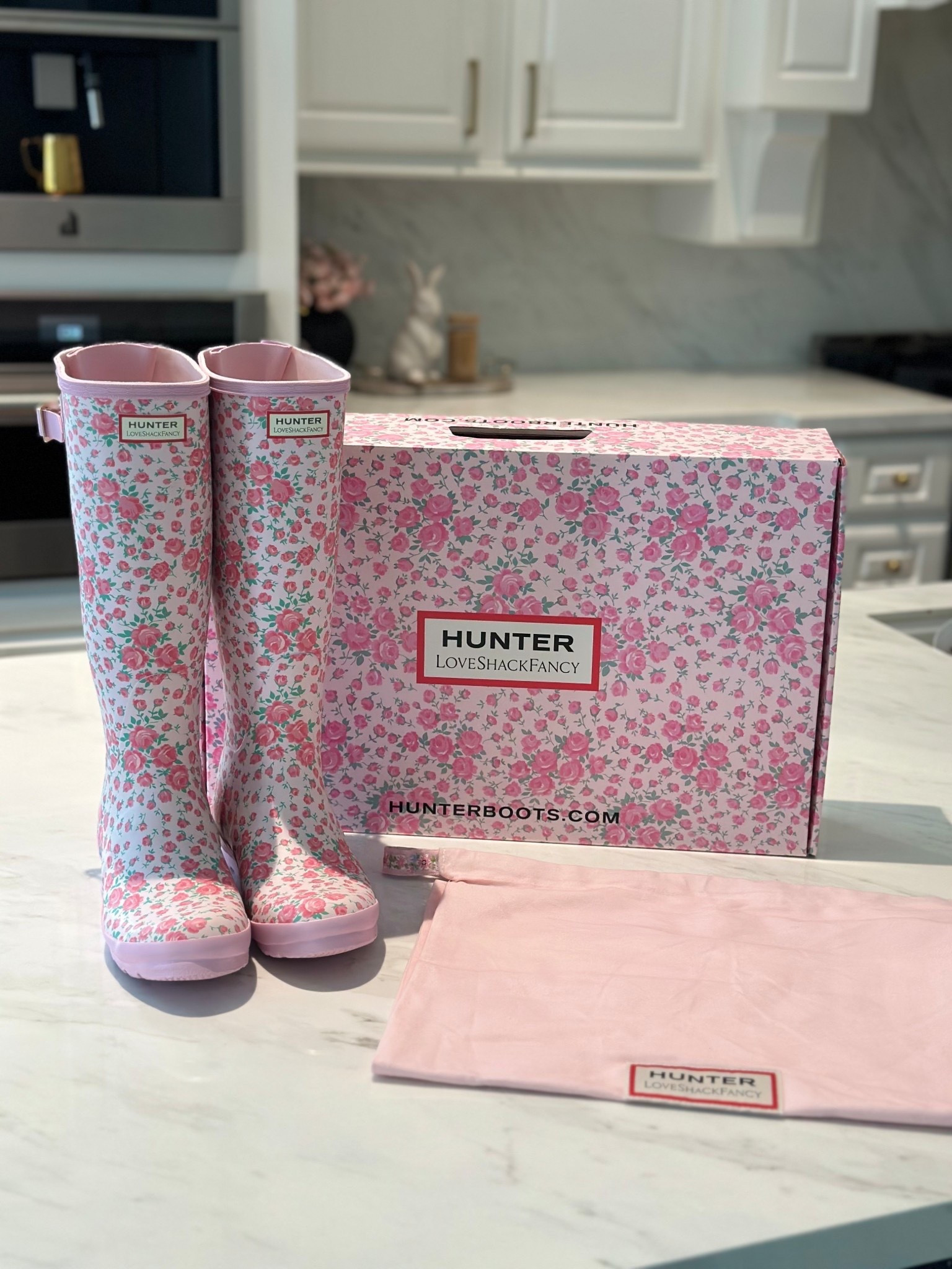 The cutest collab is back! 🎀 
Loveshackfancy X Hunter Boots


Rain boots
Hunter
Loveshackfancy

#LTKKids
