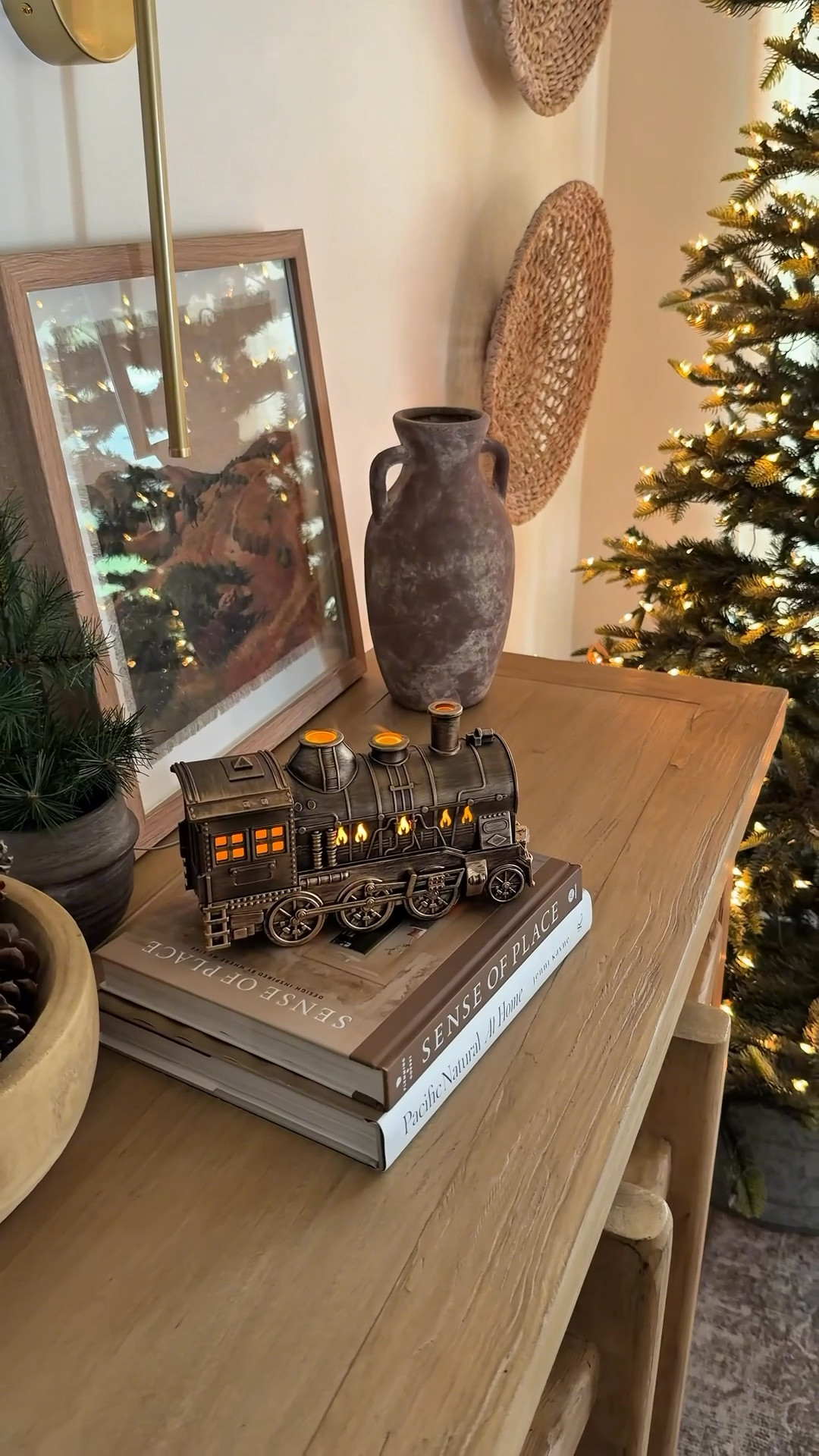 The cutest way to make your home smell like Christmas! This essential oil and diffuser! How adorable is this steam train diffuser and what a great gift too!