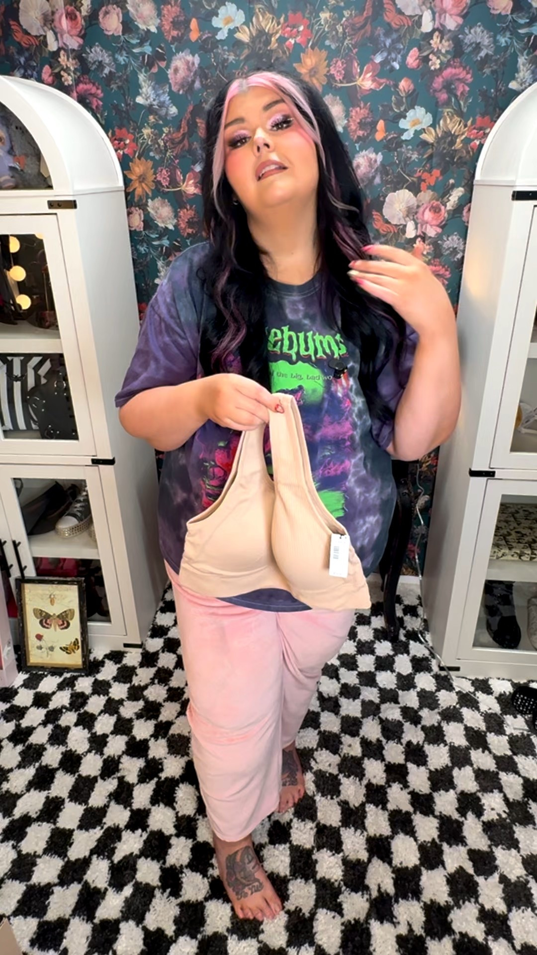 Get Ready With Me! Featuring @torrid ! If you haven’t tried their bralettes lately you are missing out! So comfy and cozy!

SIZINV INFO:

I’m normally a size 16/18 but went with a 2 in most items for that extra comfy feeling.

BRALETTE - I got a size 2 and it was comfortable! 
PANTS - Size 2! I’m an 18 on bottom and they fit very comfortably.
CARDIGAN - size 2 as well! This cardigan is now on sale and so cute!
LACE SNEAKERS - Maybe size up? For Torrid shoes they ran a bit smaller than normal. 
NECKLACE - It has an extender so you can fit it to yourself comfortably! 

#torrid #feelthefit #grwm #getreadywithme #springfashion
Size 16/18