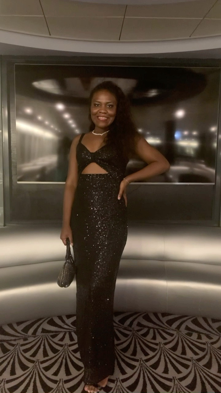 ✨GRWM para ir ao coquetel de gala do MSC Voyager Club @msccruisesofficial 🥂

 E AÍ? LOOK APROVADO?

 👗Vestido @mindse7cea
 👛Bolsa @zara
 ✨Colar @swarovisk

#garimpodakelly #vestidopaete #paete #mindse7cea #sandaliatiras #bolsazara #zara #strass #colar #swarovisk #lookdanoite #marmediterraneo #eurotour #eurotrip 

#LTKstyletip #LTKbeauty #LTKeurope