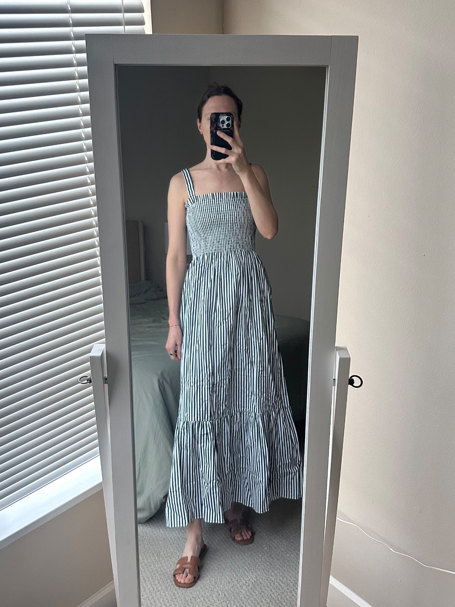 Hill House wearing an XS

#LTKFestival #LTKgrwm #LTKootd