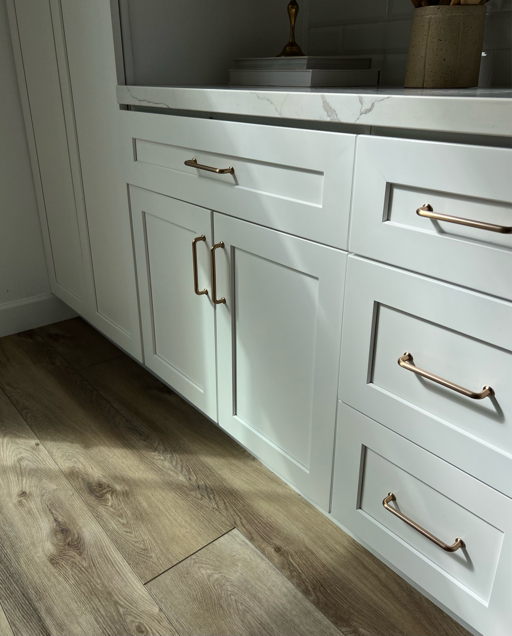 kitchen pulls. color: golden champagne. 