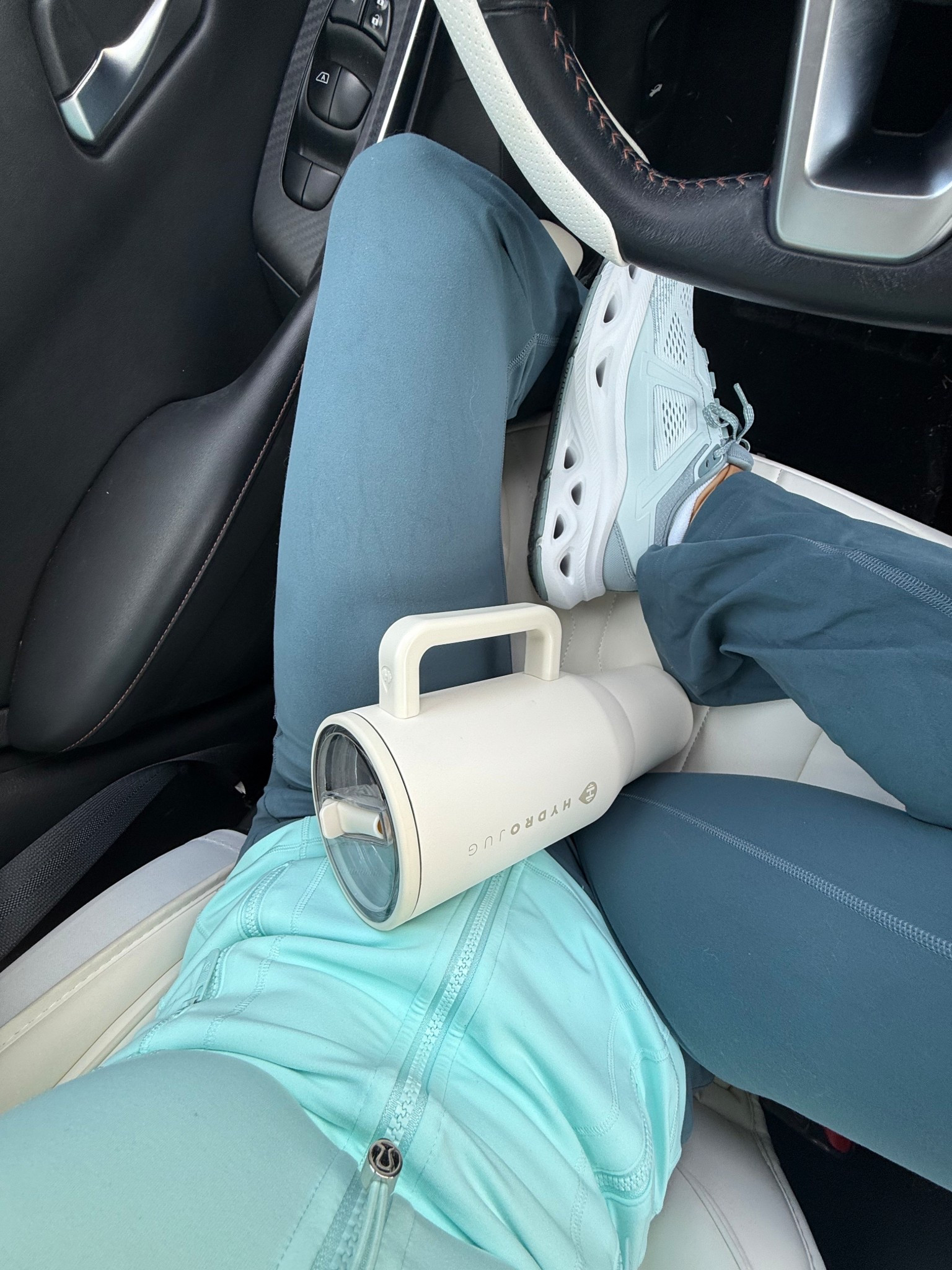 Running errands fit! Love these shoes! 🩵