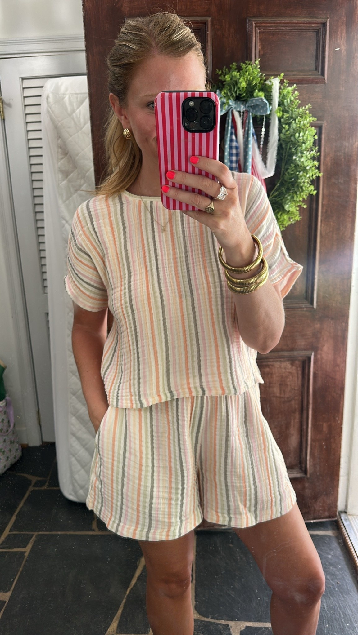 The perfect summer set from loft! A light gauzy material, so comfy! In size M