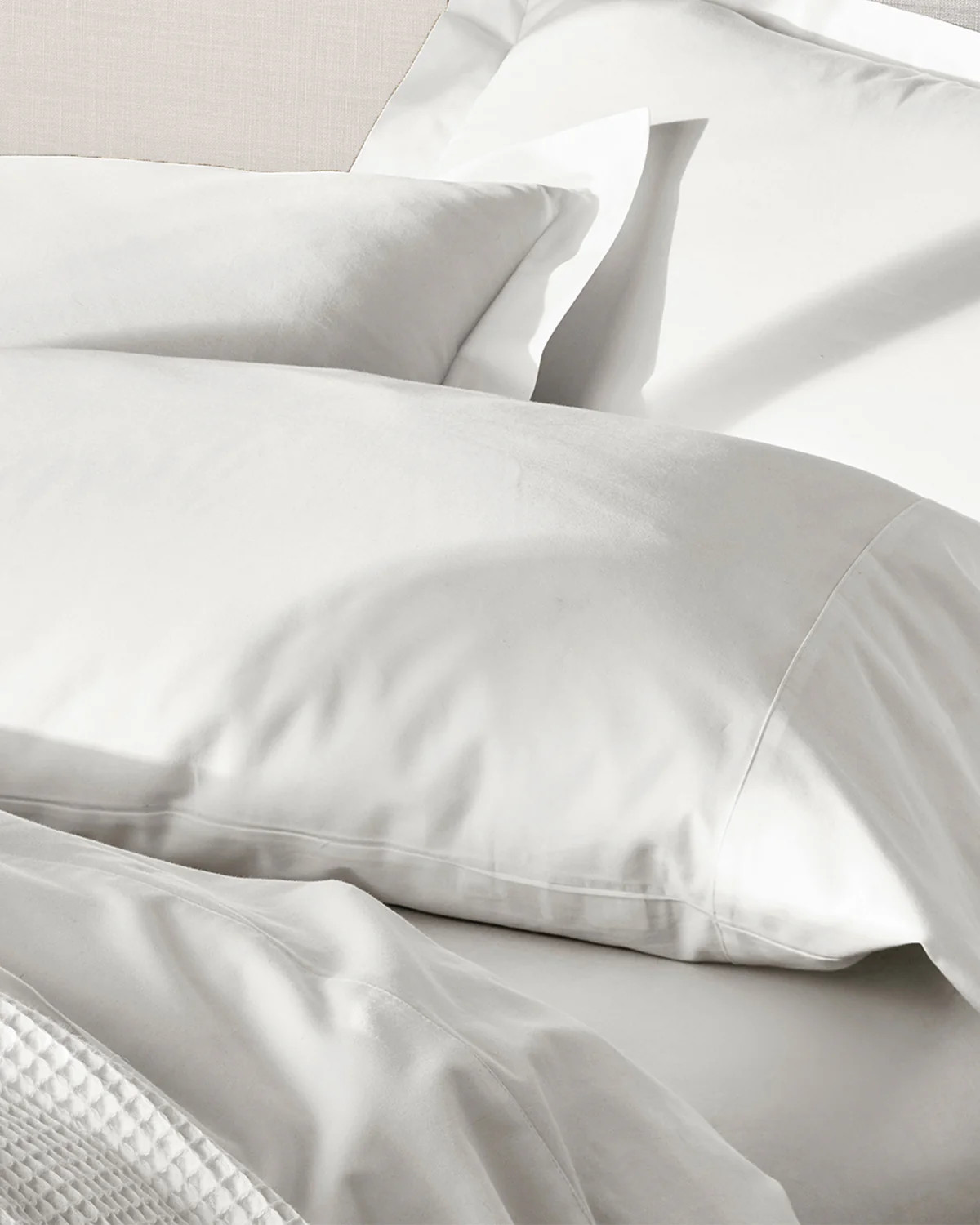 SIGNATURE HEMMED DUVET COVER SET | Off-White Palette