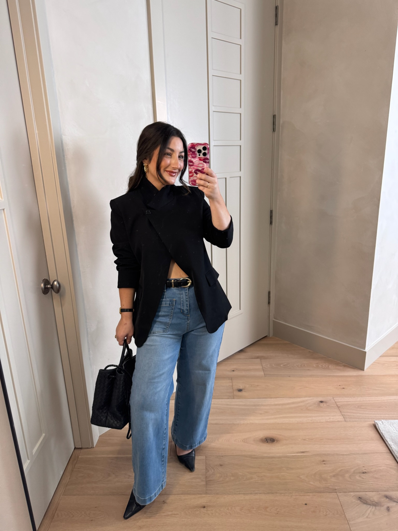 Chic blazer for work or events! 
Wear it open with a tank underneath or alone as a top! 

Blazer size small, Jeans size 6 

5'0" 140lbs
 Petite friendly

#LTKootd #LTKPetite #LTKWorkwear