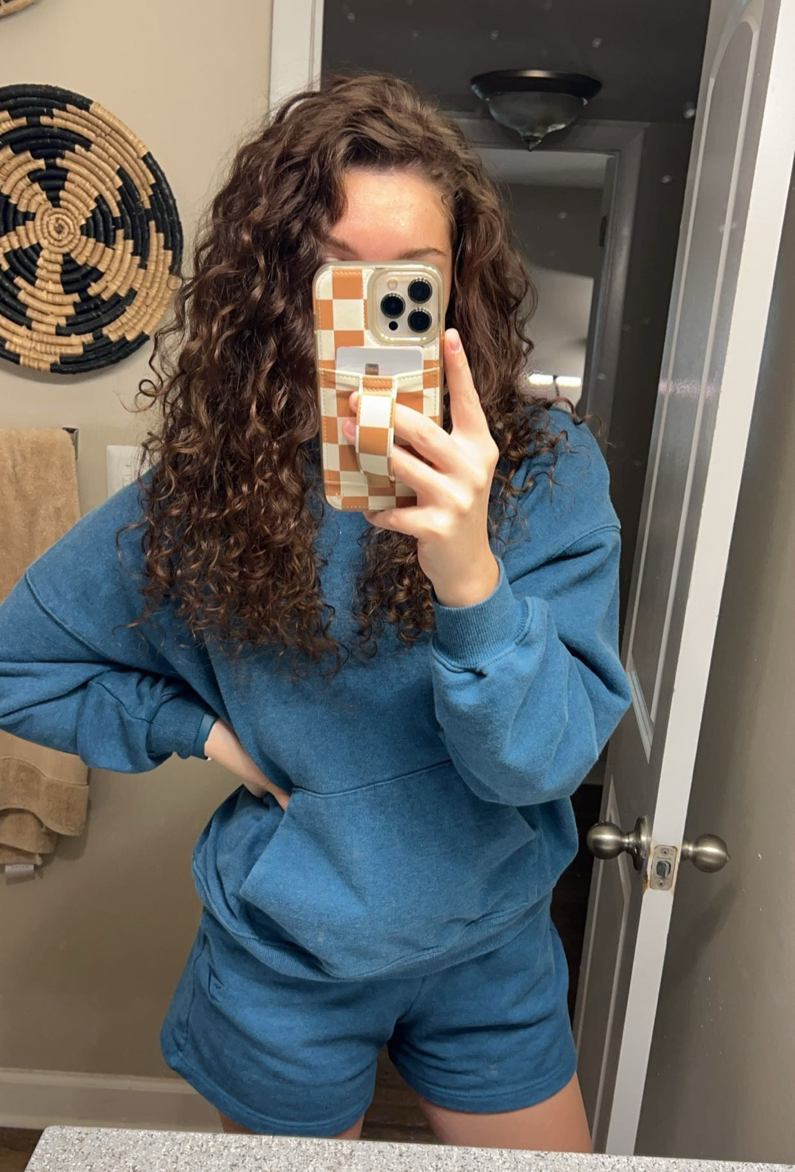 Gymshark Rest Day Sweat Set 💙

Sweatshirt (M), Shorts (S) — both slightly oversized #gymshark #loungeset #restdaysweatset #gymsharkwomens #loungewear

#LTKActive #LTKFitness #LTKStyleTip