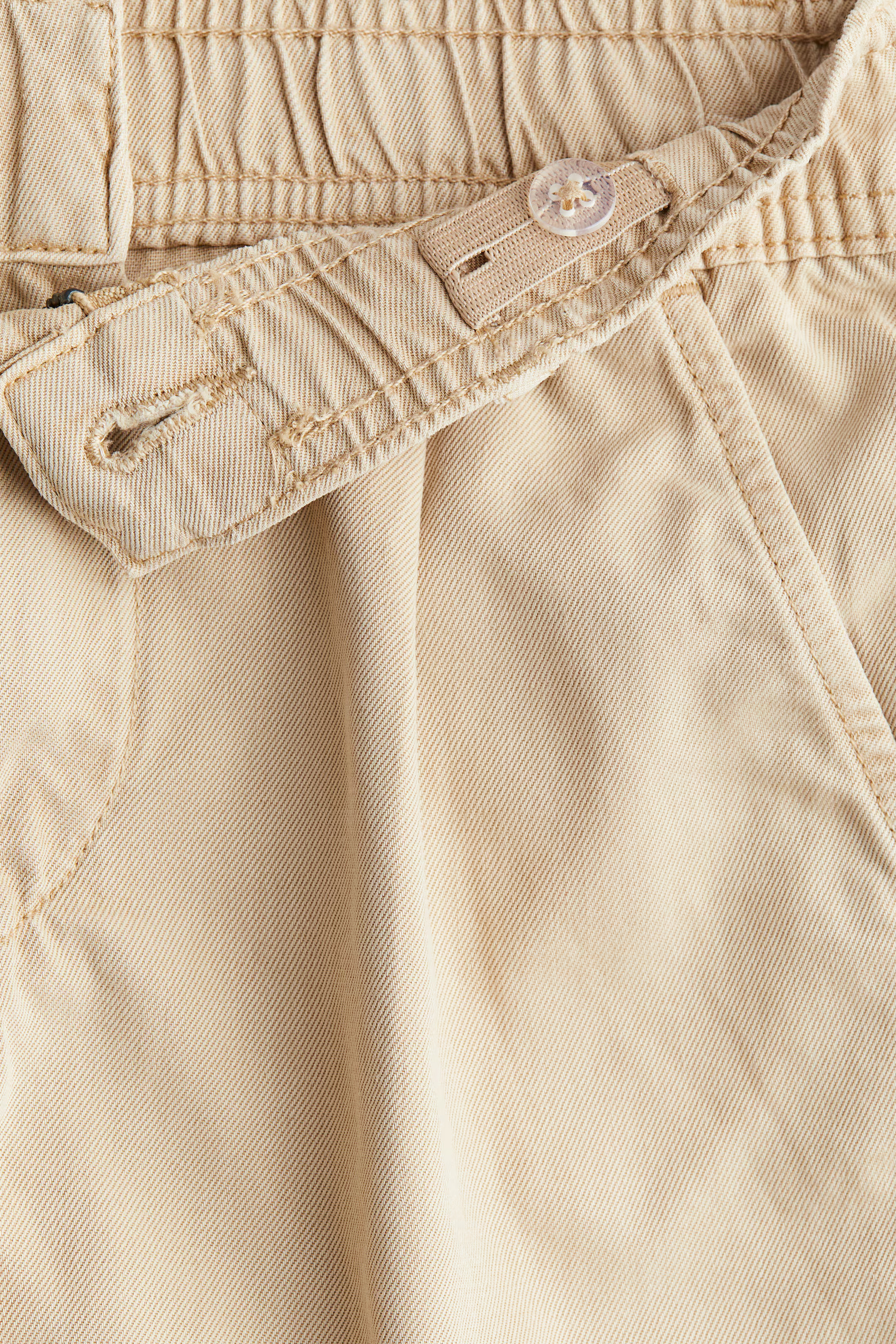 Loose-fit tapered twill chinos | H&M (US + CA)