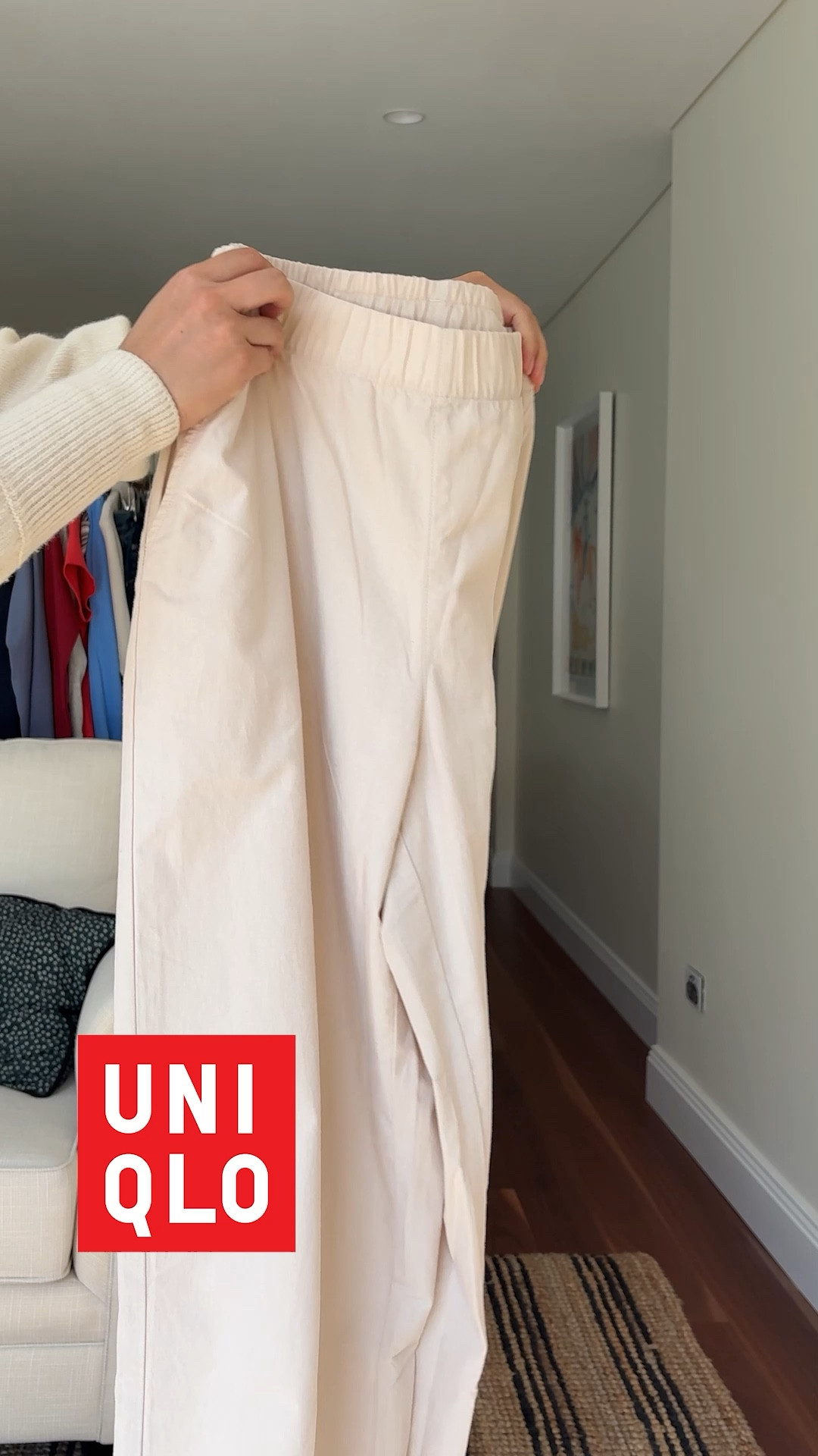 Links and sizing!
I took one size up in these trousers (size M). If you have wider hips, I recommend sizing up. If in doubt, size up as there is an elastic drawstring.

Linked to both US and AUS site. 

Also I had these hemmed for free at Uniqlo. Took 5cm or 2 inches off for a cropped fit.
