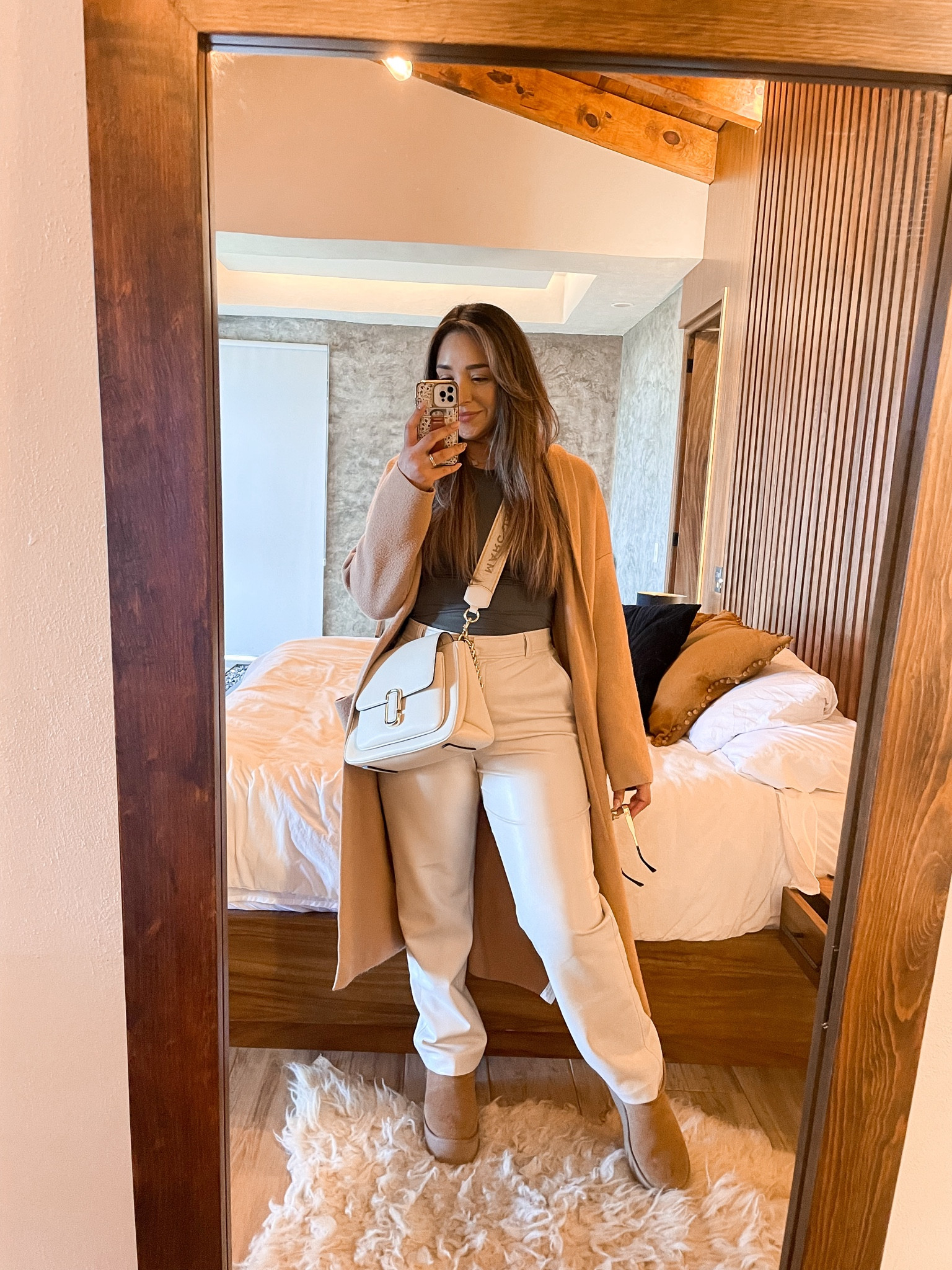 Cozy cabin look 


#LTKtravel #LTKsalealert #LTKSeasonal