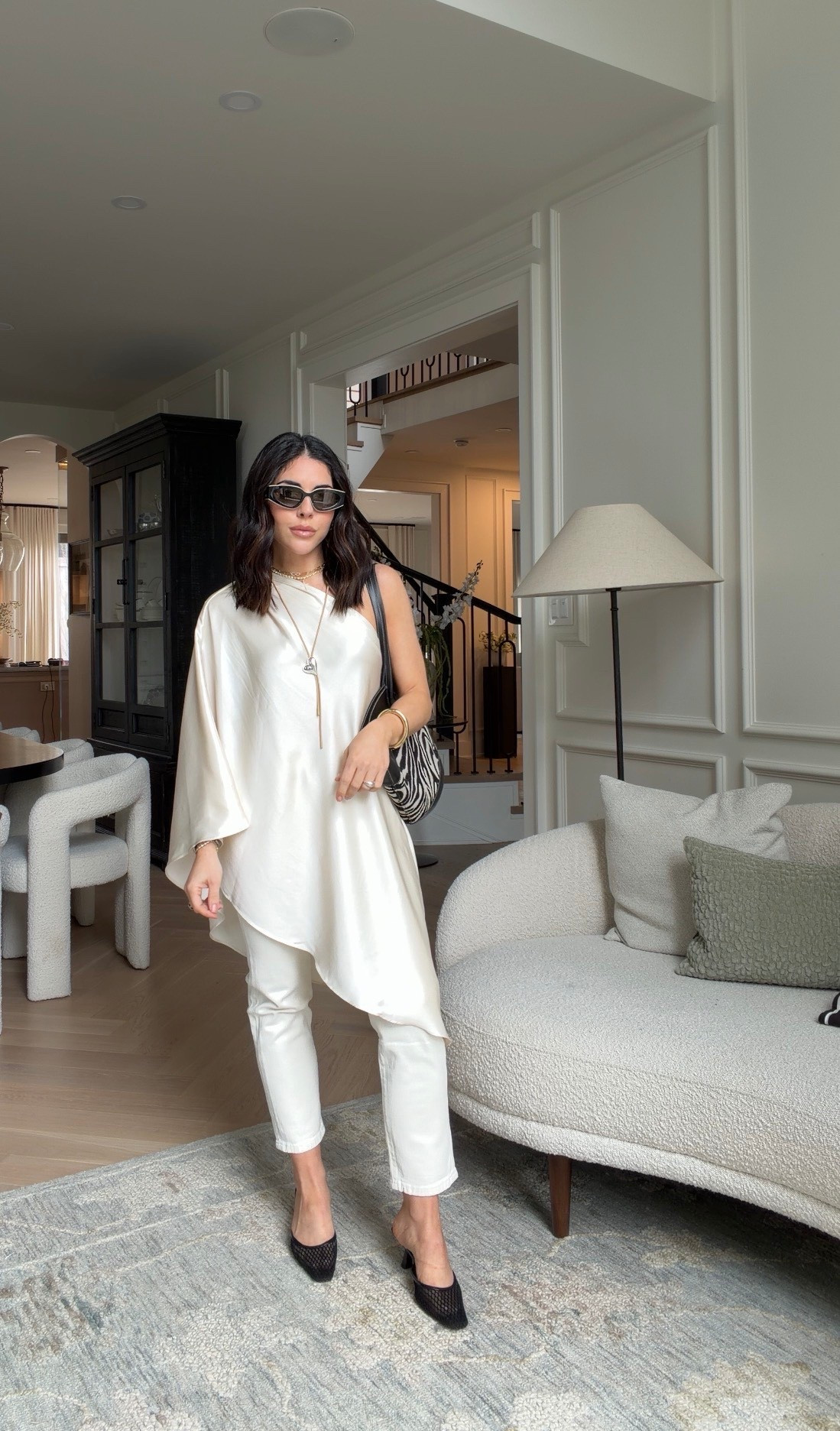 Top - XS
Jeans- size 25w x 26L

#LTKsummer #LTKpartywear #LTKdatenight