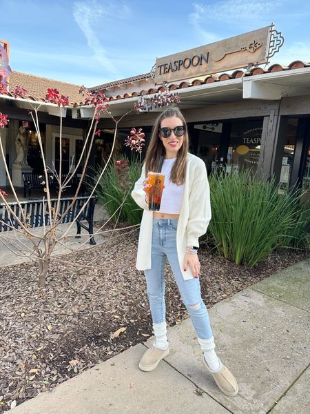 My boba tea pickup outfit 🧋🤭Linking all my fave neutral staples - cozy Pink Lily sweater, stretchy jeans, Amazon tank with removable padding, and Ugg Tazz in Sand 



#LTKshoecrush #LTKstyletip #LTKMostLoved