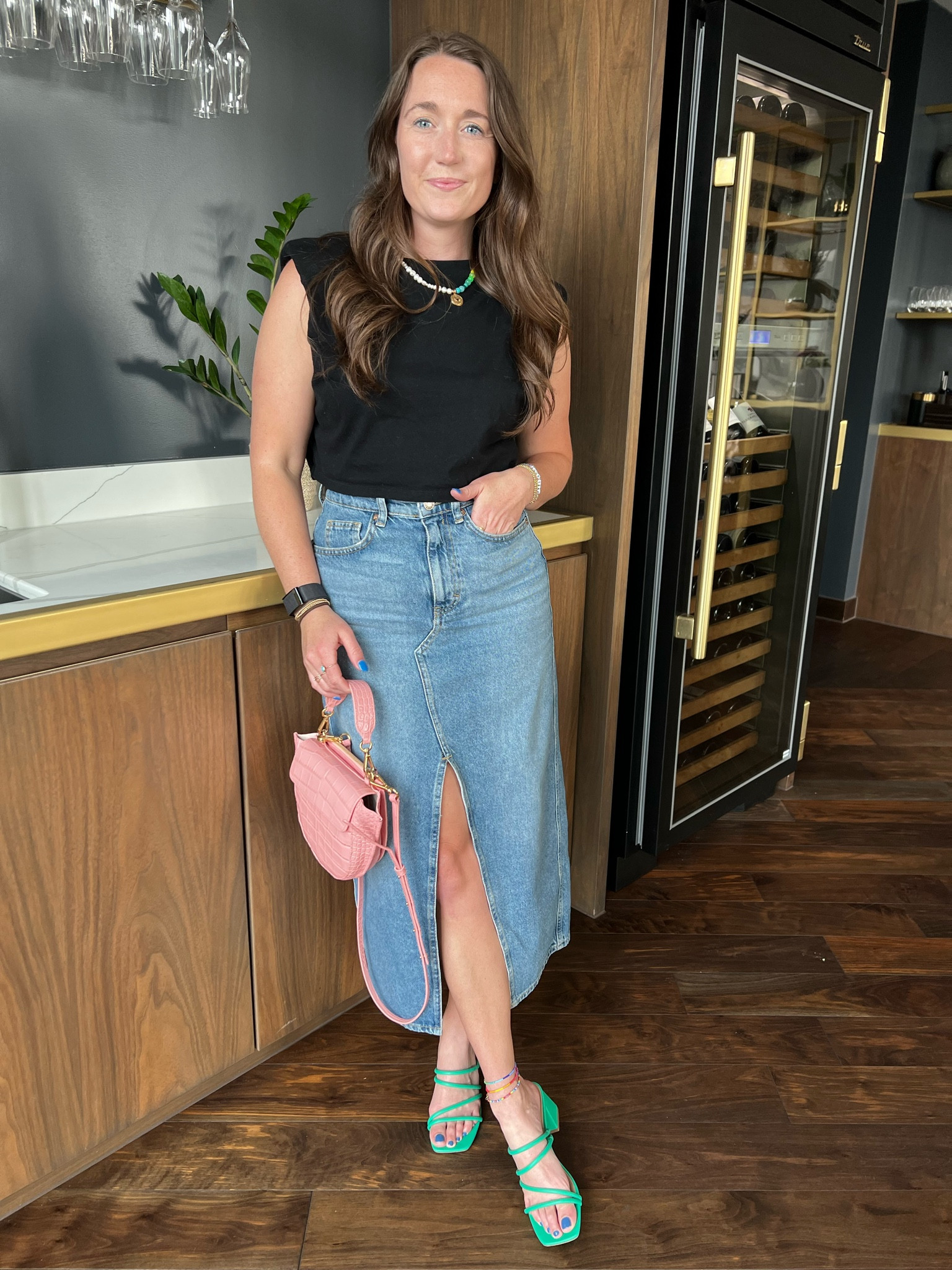 Day 14 of 30 of getting dressed with things in my closet. Finally got dressed for the day for our dinner reservations! Pairing this Mango denim midi with an old Aritzia tank, and colorful accessories of course. 