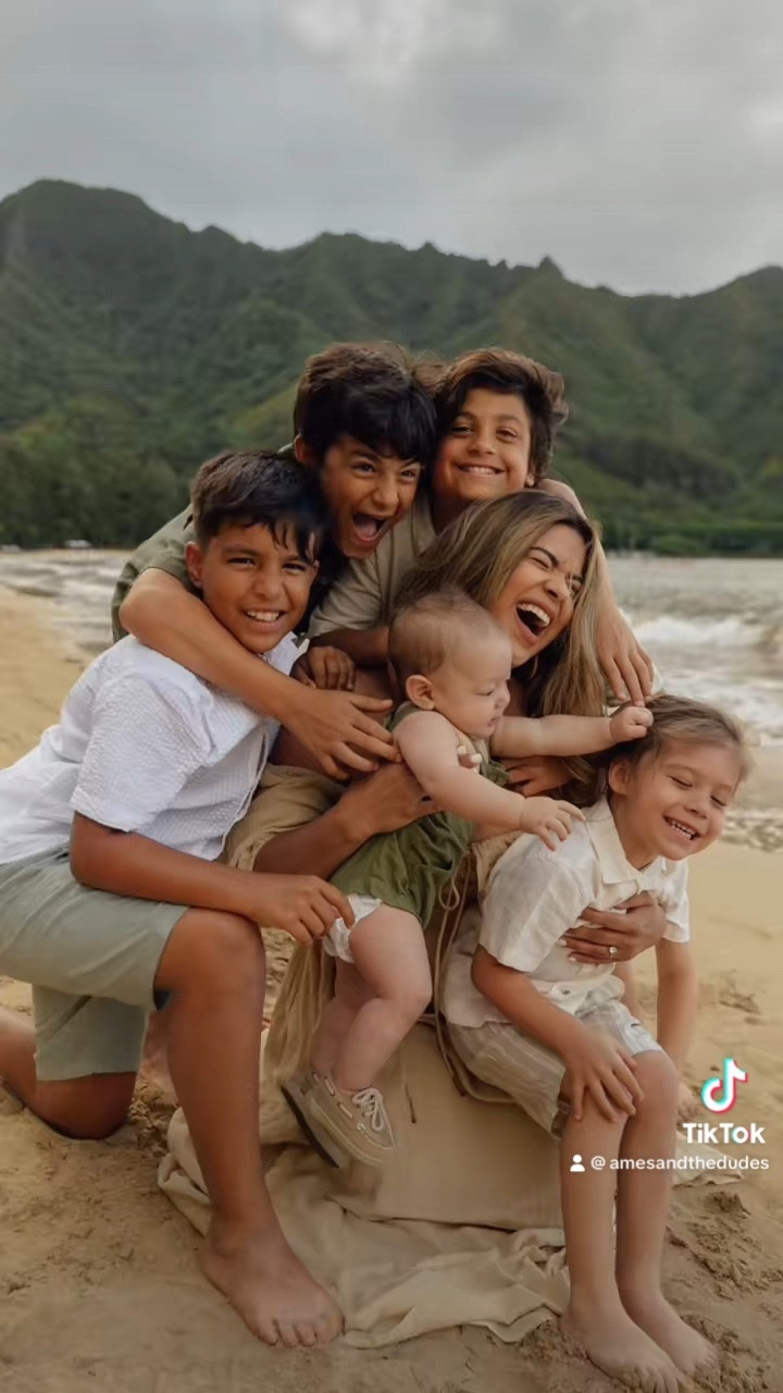 Summer family photos in Hawaii 
Family outfits 
Photo shoot 
Matching outfits 
Summer pictures 
Kids outfits 
Neutral 

#LTKstyletip #LTKfamily #LTKtravel