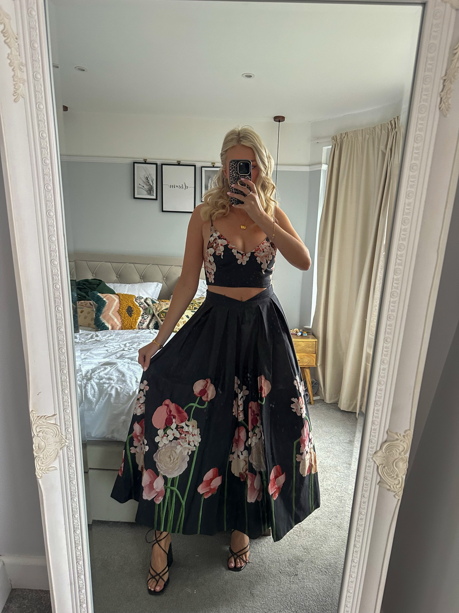 The perfect summer maxi skirt set 😍

Summer co ord, maxi skirt, bralet, river island, summer outfits 