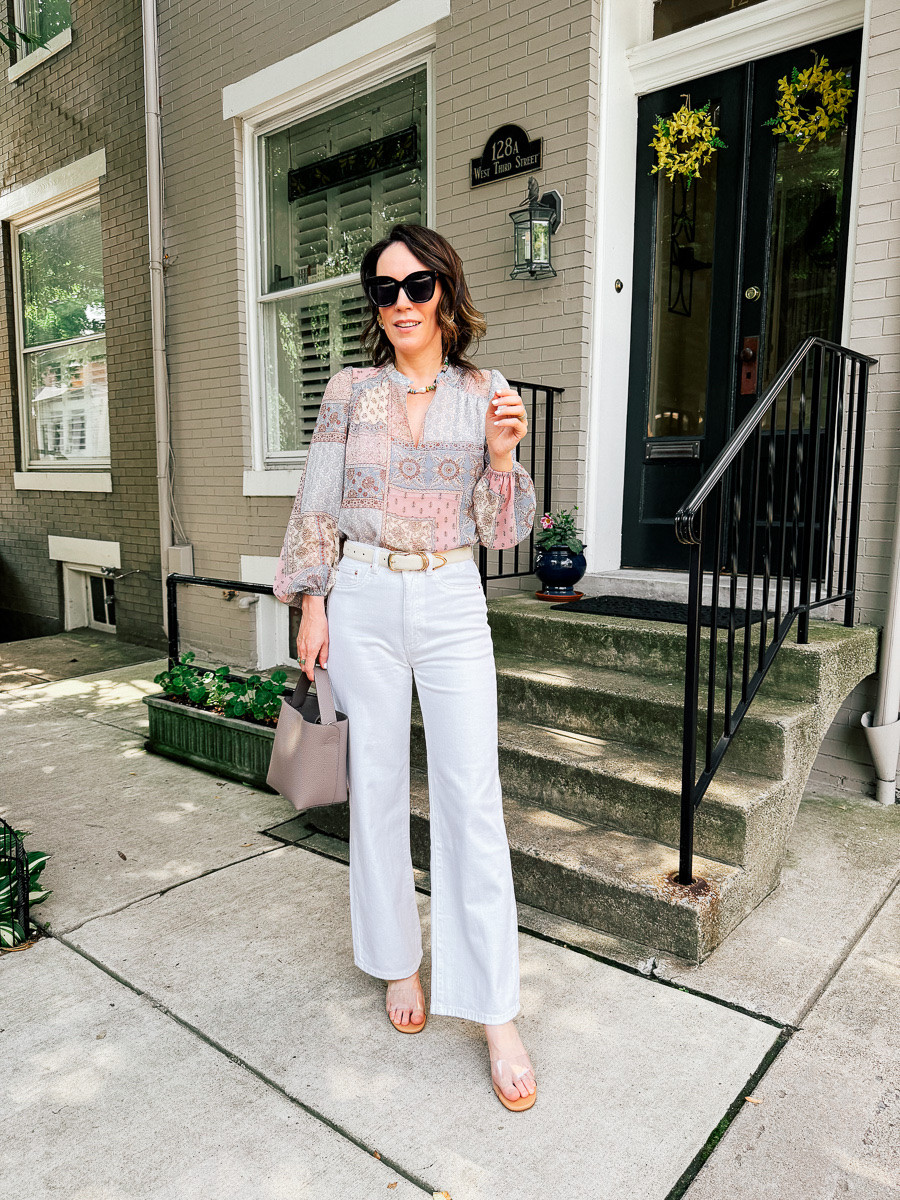 Styling white jeans

#LTKSeasonal #LTKOver40