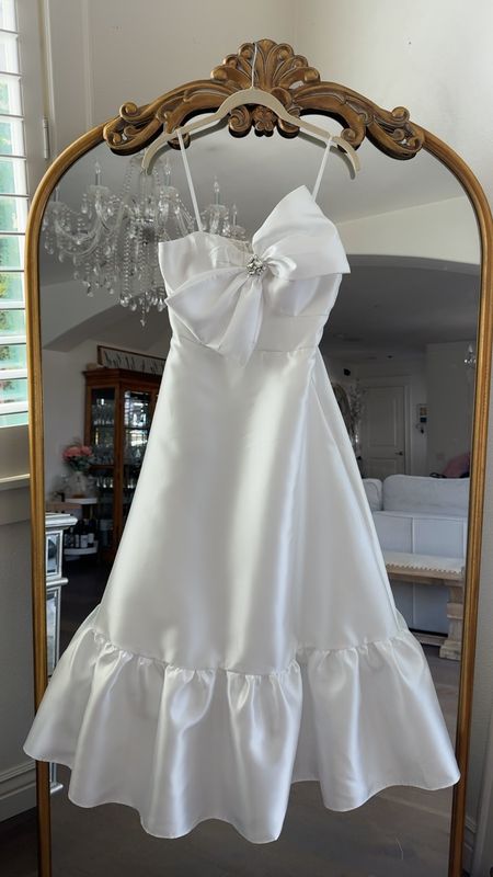 Gorgeous white bow dress on slew for 20% off through 3/11 only! 

So beautiful for Easter or any type of wedding activities! Engagement photos or party etc. 

#LTKVideo #LTKSpringSale #LTKwedding