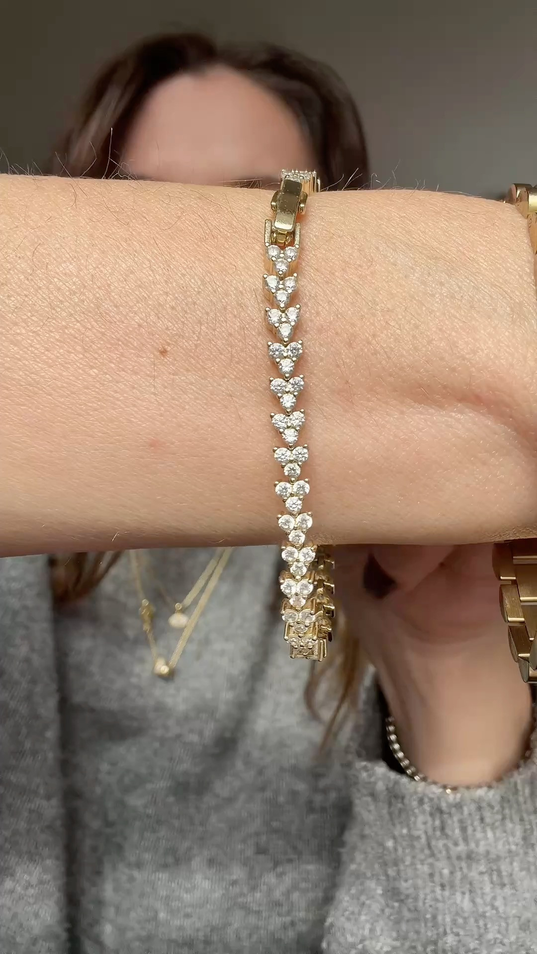 the tennis bracelet that looks so expensive — simulated diamonds gold plated and tarnish resistant and you can pick your size.

#pavoi #tennisbracelet #affordablejewelry #jewelryfinds #summerjewelry
pavoi trinity tennis bracelet simulated diamonds 

 #LTKootd