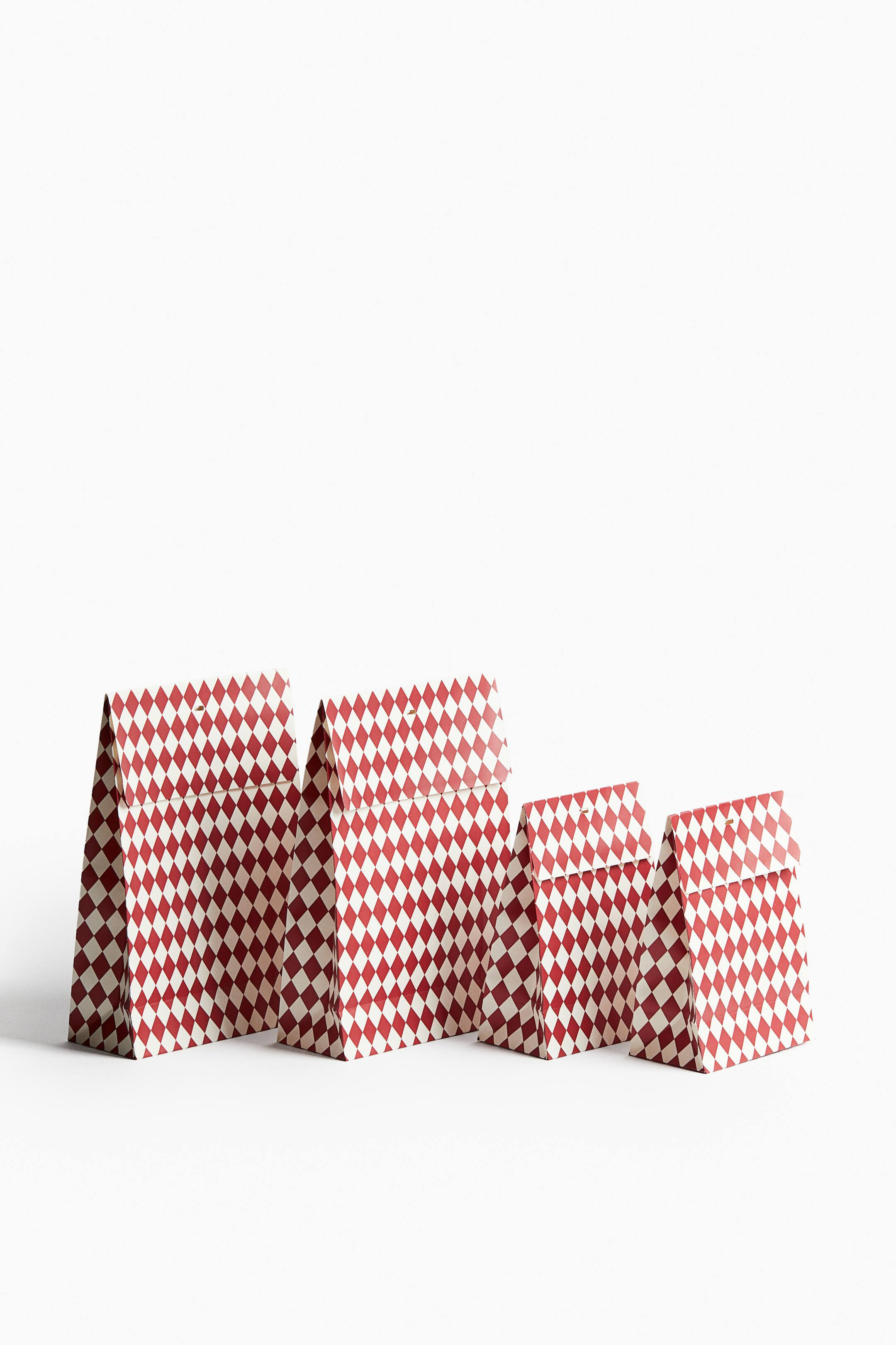 4-pack gift bags | H&M (UK, MY, IN, SG, PH, TW, HK)