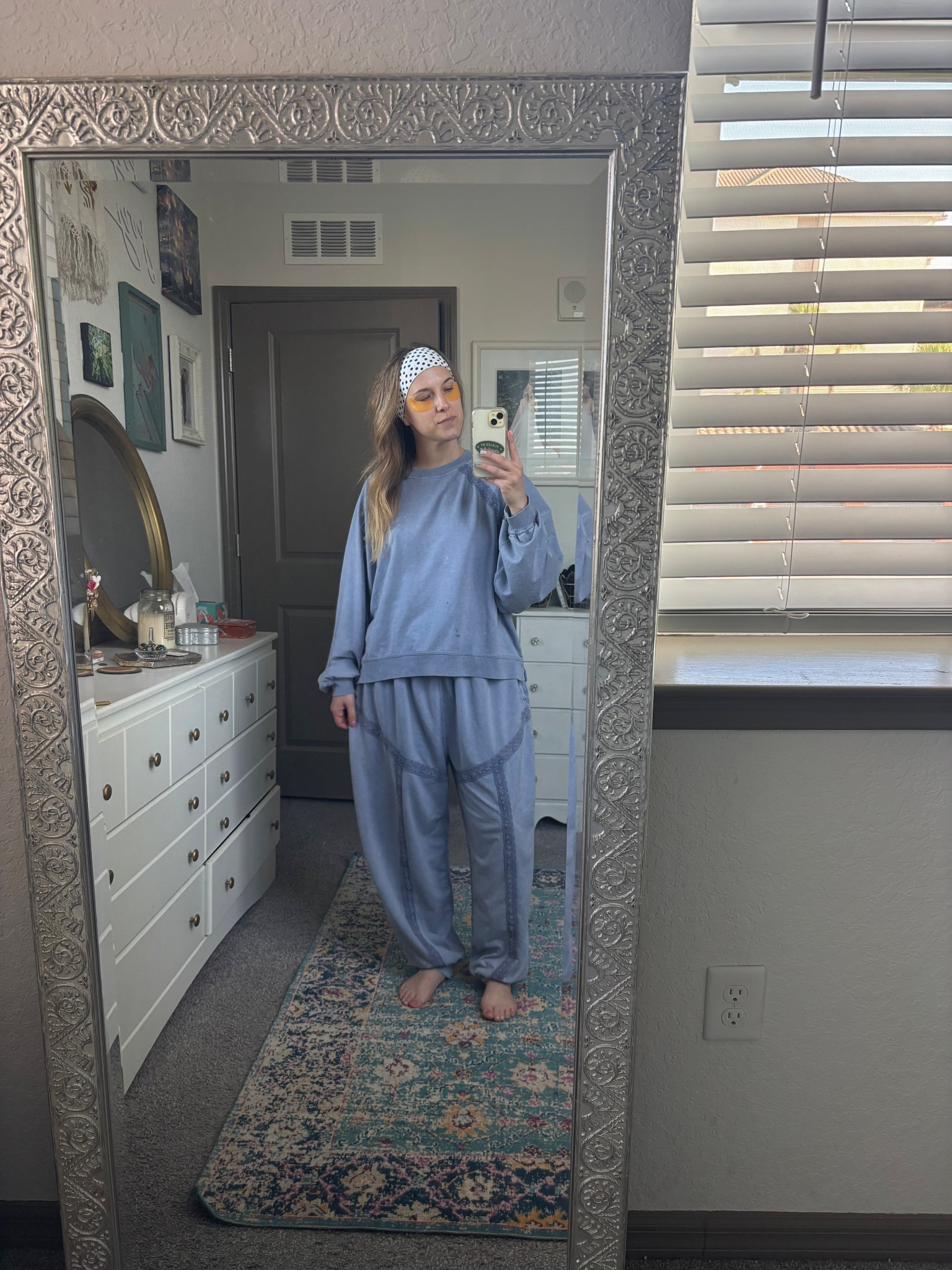 I want this lounge set in 8 billion colors! 

Wearing size M 