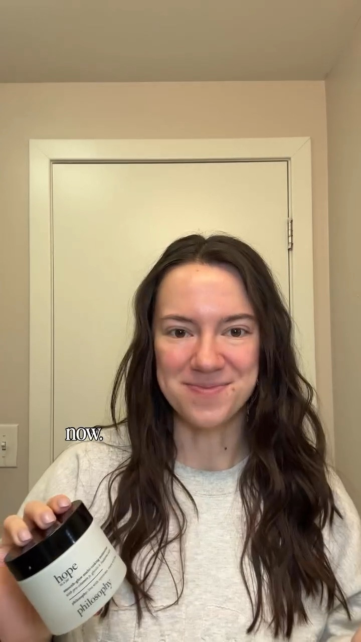 Comment “THIRTY” for the affiliate link to shop! ✨ I’m officially in my “if it makes my skin glow, I’m obsessed” era. Turning 30 is a major milestone, and it turns out the Philosophy Hope in a Jar Smooth-Glow Moisturizer and I are officially peers! 🥂

I’ve always had such sensitive skin, so I’m usually hesitant with actives, but this formula is the perfect balance of gentle and effective. It uses Glycolic and Hyaluronic acids for that instant, bouncy radiance without any of the irritation. 🧖🏼‍♀️

Want to celebrate with me? You can snag the Hope in a Jar Smooth-Glow Moisturizer for 30% off at @ultabeauty (in-store and online!) from April 5 to April 25. Let’s all age like fine wine together. 🍷✨
.
.
.
@lovephilosophy @ultabeauty #glowingskin #skincareroutine #gifted

I’m Rachel and I create content around sensitive skin, effortless routines, and finding products that actually work without the irritation. I’m always looking for that balance between gentle and effective, especially as my skin (and I) evolve.

Hope in a Jar Smooth-Glow Moisturizer review, Philosophy skincare, glycolic acid moisturizer, hyaluronic acid moisturizer, gentle exfoliating moisturizer, moisturizer for sensitive skin, glowing skin routine, hydrating face cream, skincare for turning 30, anti-aging skincare for sensitive skin, daily moisturizer for glow, Ulta Beauty skincare sale, spring skincare routine, radiant skin products