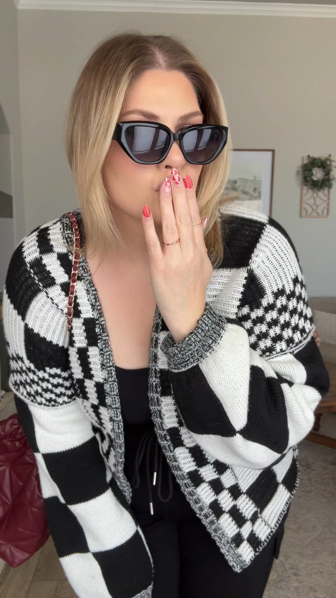 OOTD 🤘🏻🖤

XL in everything 

Bag is old from Target - linked some fun options in a similar color


#LTKootd #LTKPlusSize