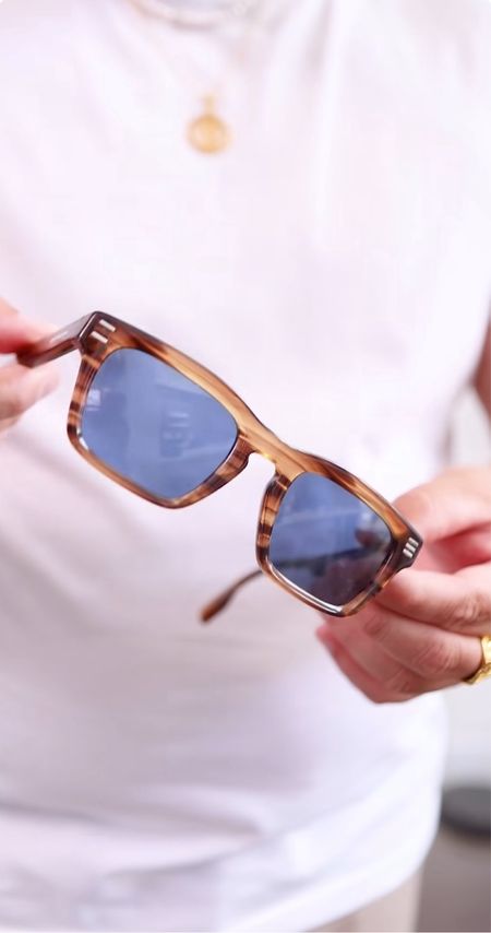These sunglasses are perfect! 

#LTKStyleTip #LTKMens #LTKSeasonal