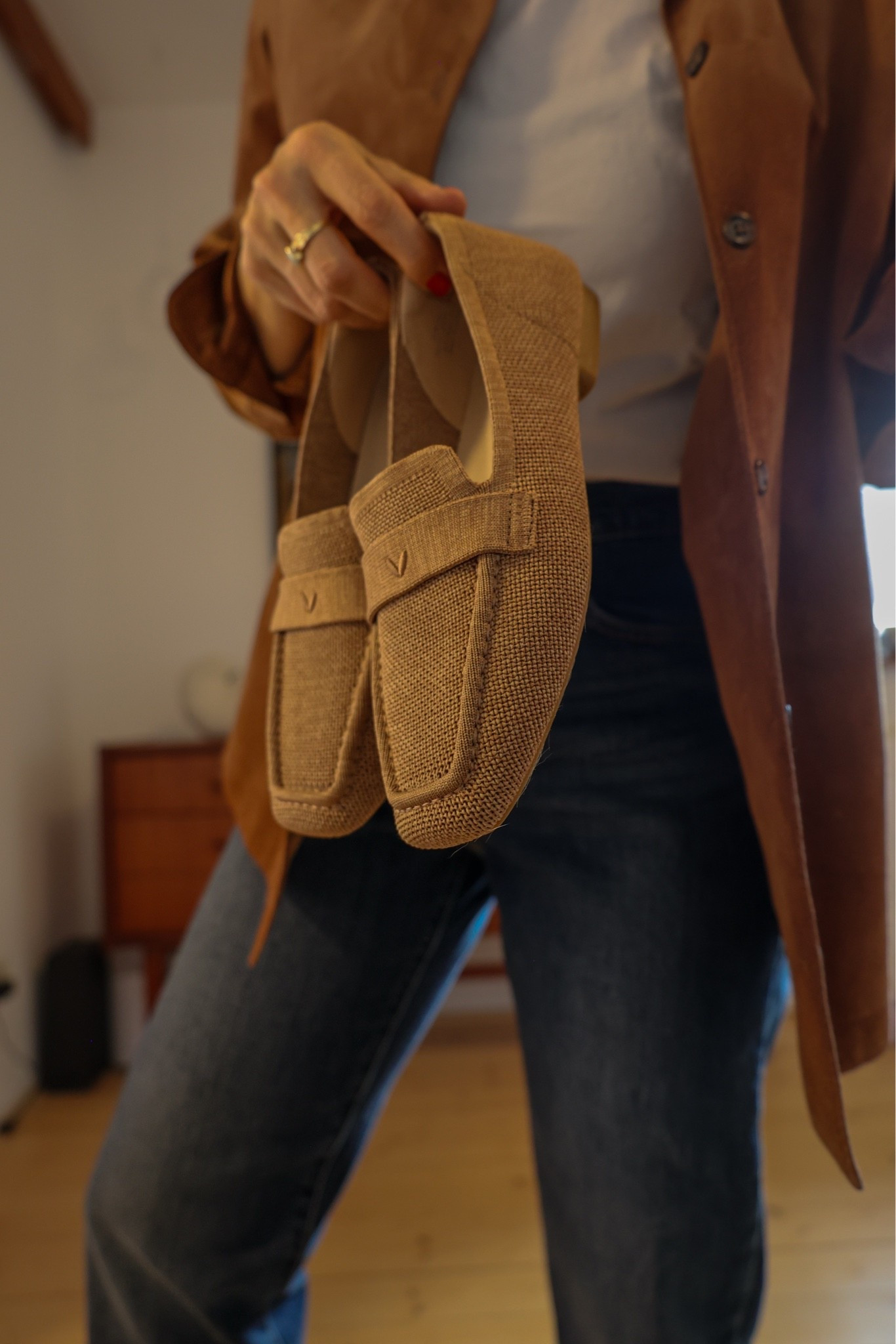 Icon loafers Vivaia

All-day comfort, arch support, machine-washable, made from 6 plastic bottles, breathable and antimicrobial - perfect for Spring!

#LTKOver40 #LTKSeasonal