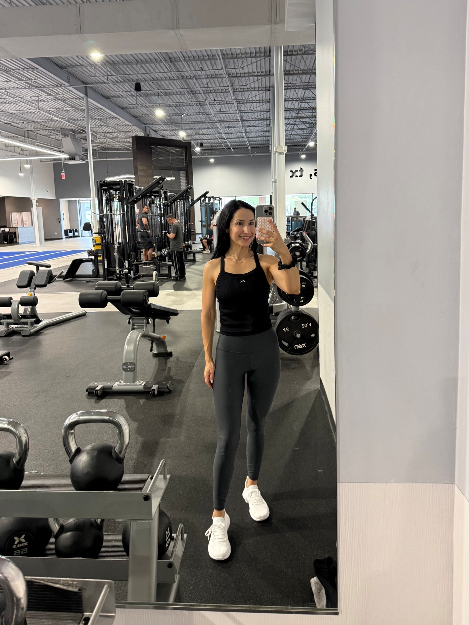 Gym ootd🖤 love this longer alo tank 

#LTKActive #LTKOver40 #LTKPetite
