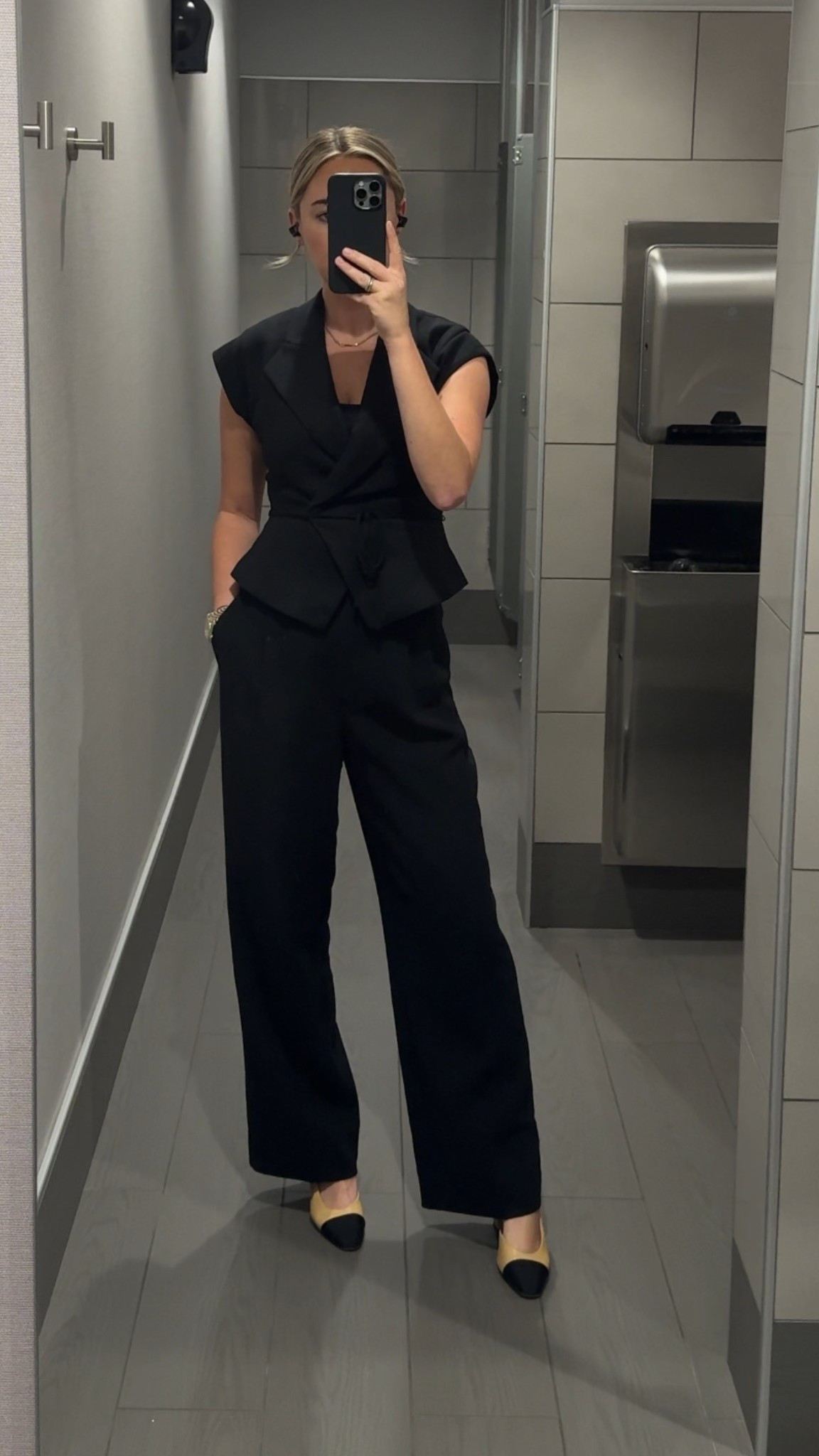 Work OOTD

Meshki
Aritzia
Chanel

#LTKShoeCrush #LTKStyleTip #LTKWorkwear