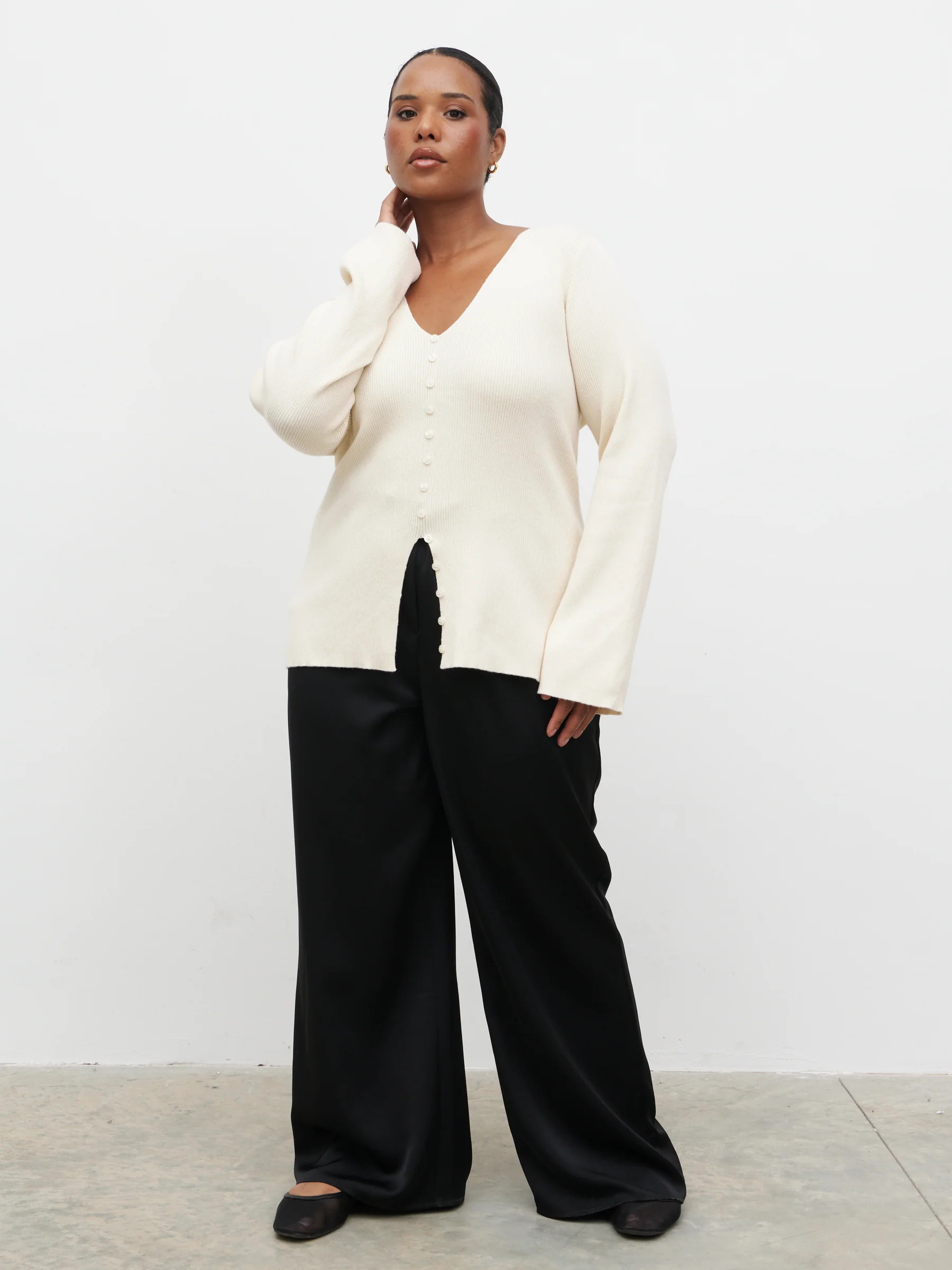 Tia Knit Top Curve - Cream | Pretty Lavish (UK)