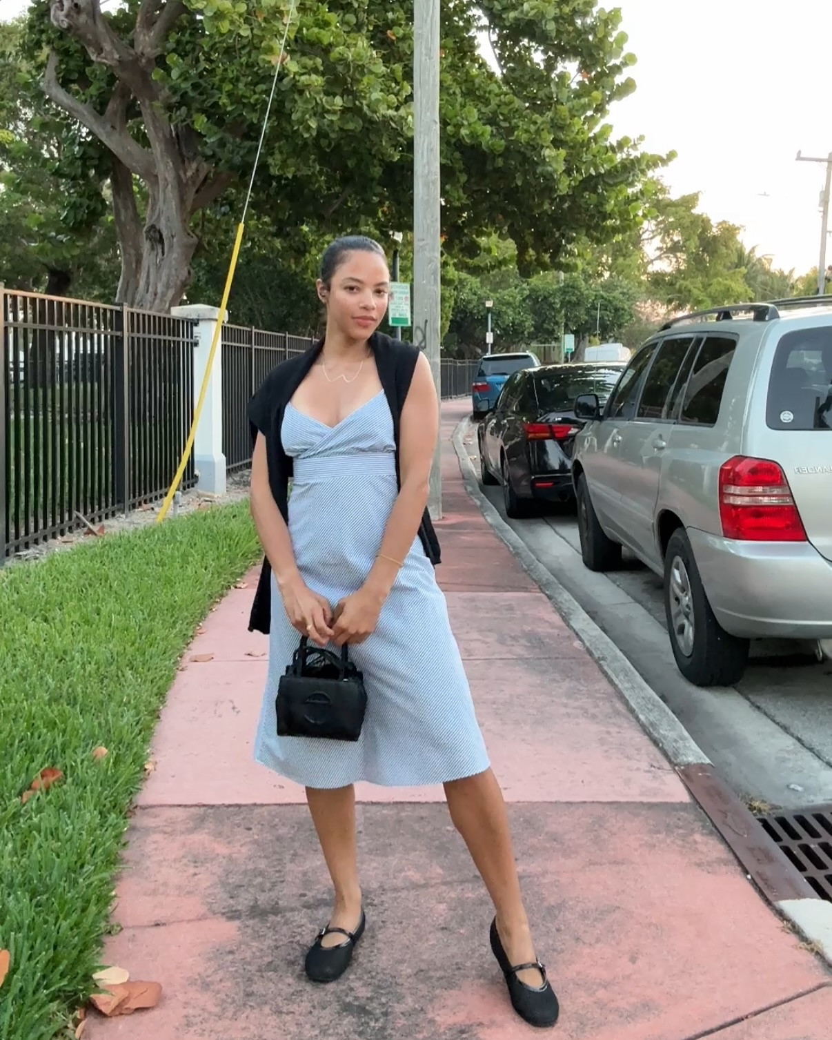 Sunday service 🙏

Dress: @jcrew thrifted 
Bag: @telfarglobal 
Shoes: @justfabonline 
Sweater: @burberry 
Sunnies : @banbeeyewear 

Outfit linked in my LTK 
#cashmereblvd #thrifted #style #sunday #ootd #ootn #church #fashion #jcrew #telfar #preppy #girl #happy #errands #sundayfunday