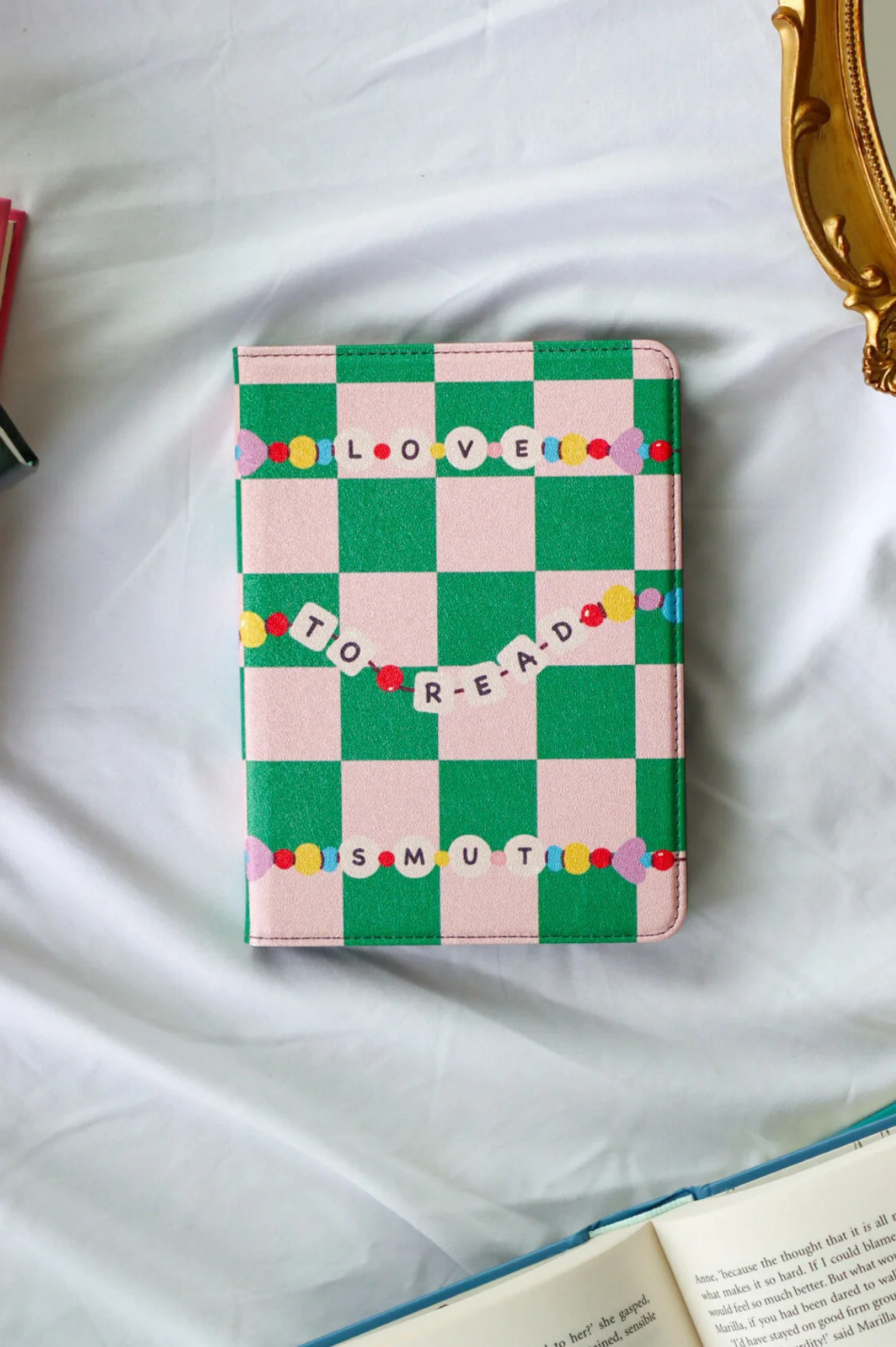 Love To Read Smut Kindle Case | Lash Next Door