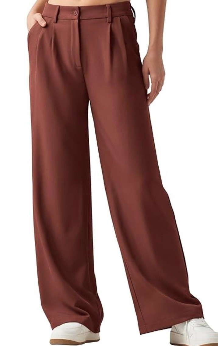 Brown yoga pants for petite women.

#LTKootd #LTKPetite #LTKMidsize