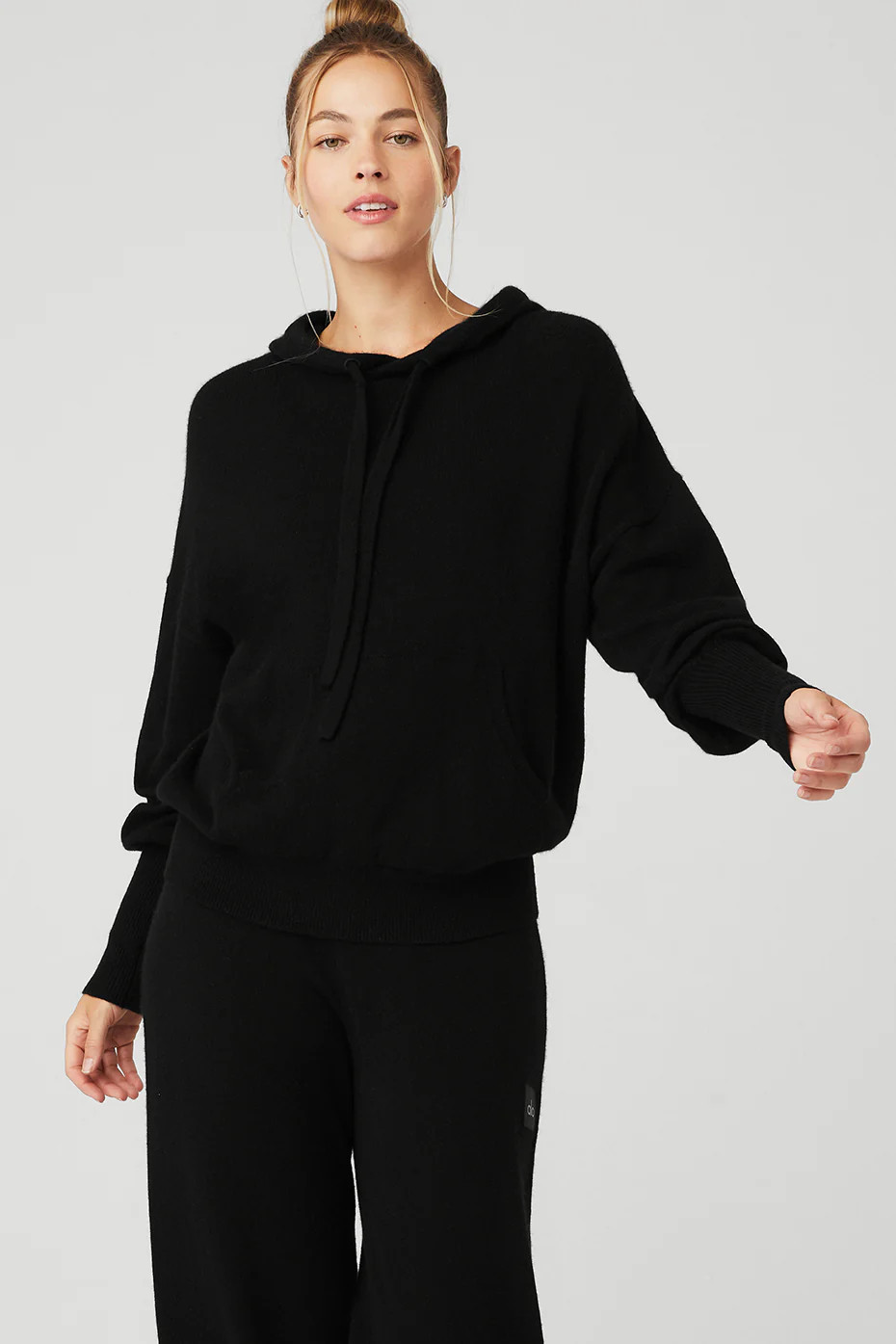 Accolade Hoodie - Black | Alo Yoga (US)