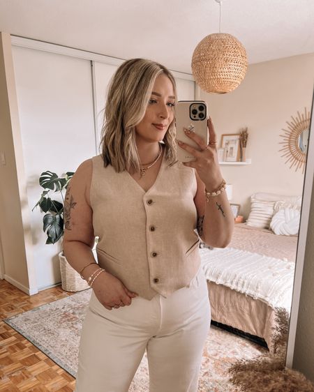 Affordable linen vest - love this trend for spring and summer! Wearing size large in the vest and 14 in the white jeans

Midsize spring outfits, neutral style


#LTKfindsunder50 #LTKmidsize #LTKSeasonal