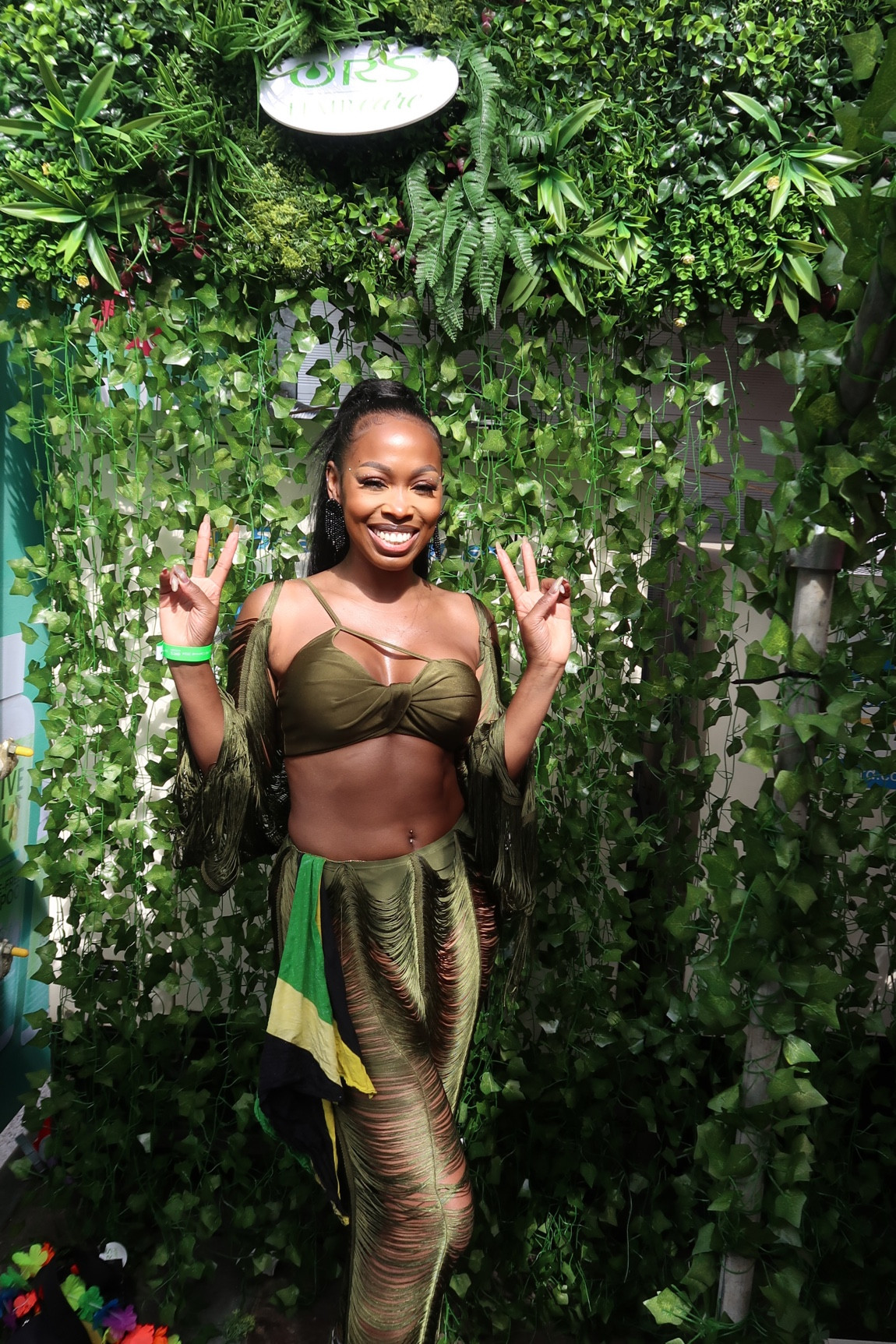 Notting Hill carnival Sunday outfit! 

This was the perfect festival outfit! Will also be a great beach/ibiza pool party outfit too. Super excited to wear it again as it was so comfortable and looked amazing while I was dancing! 

I made the top from a second pair of trousers 😅🇯🇲



#LTKParties #LTKSaleAlert