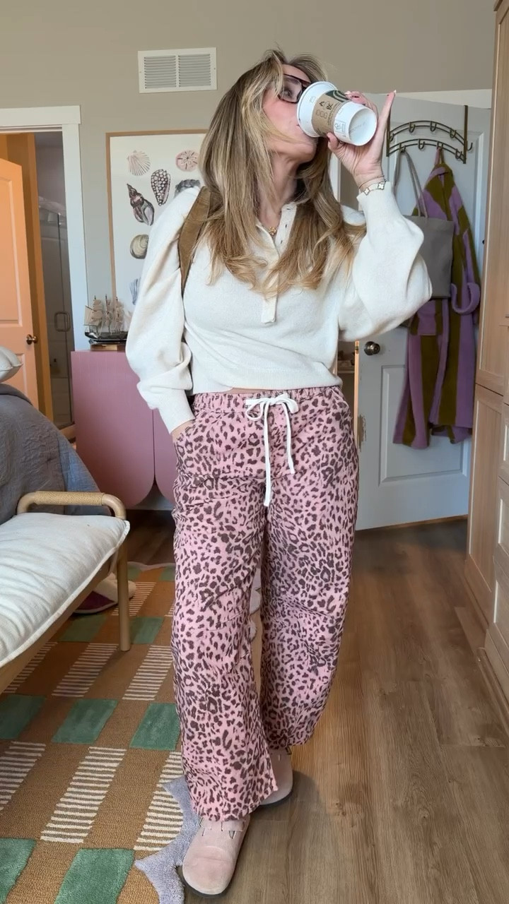 Cozy but make it cute 🤍🐆

This is my current everyday uniform — soft neutral sweatshirt + the comfiest leopard lounge pants that somehow still feel put together. Perfect for slow mornings, school drop-off, or working from home with coffee in hand ☕️

The pants are lightweight, super flattering, and have the best relaxed fit (true to size). Paired with my go-to slippers for that elevated lounge vibe.

Linking everything here — you’ll live in this set. 🫶🏻