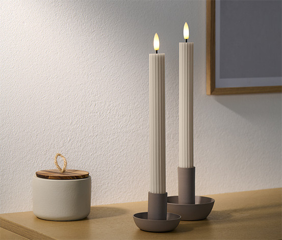 2 LED-Echtwachs-Stabkerzen, gerillt | Tchibo (DE)