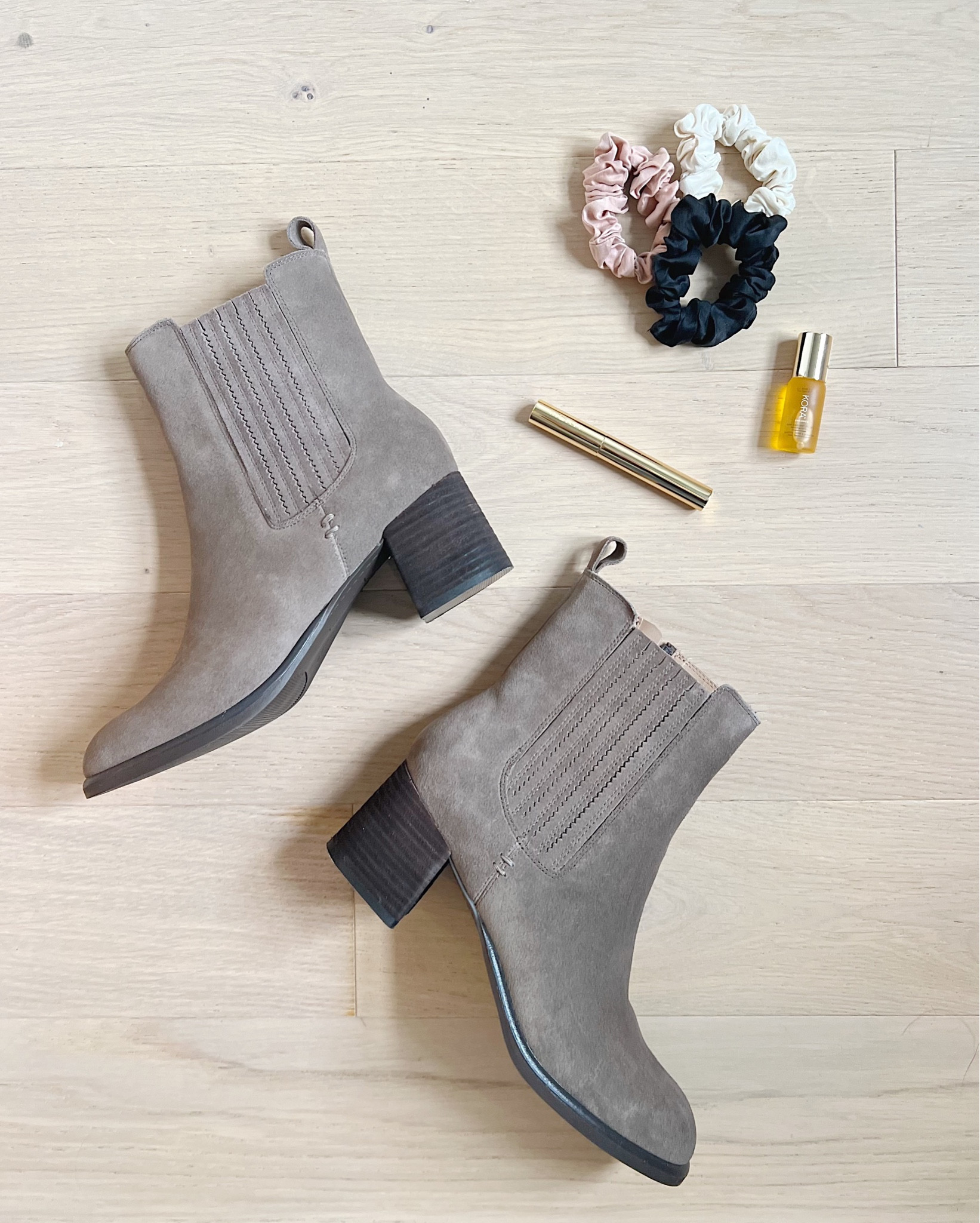 My Tuesday’s Top finds for the week of 10/25 

#LTKfindsunder50 #LTKshoecrush #LTKfindsunder100