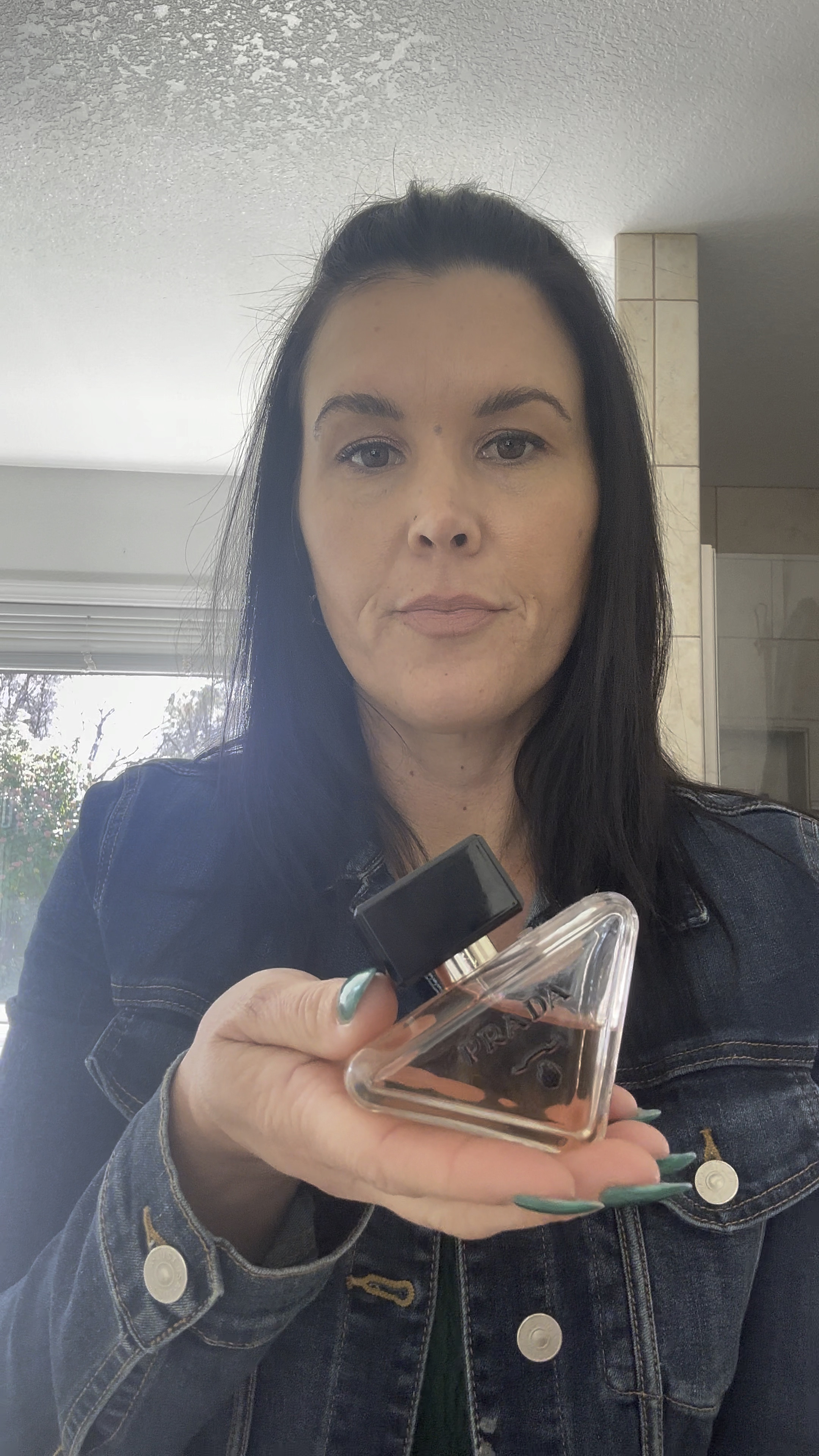 Prada Paradoxe a classic scent everyone will love!! @pradabeauty
.
Scent Description: warm florals with hints of Neroli Bud, White Amber, White Musk
.
#prada #pradaperfume #pradaparadoxe #perfumemusthaves 


#LTKbeauty