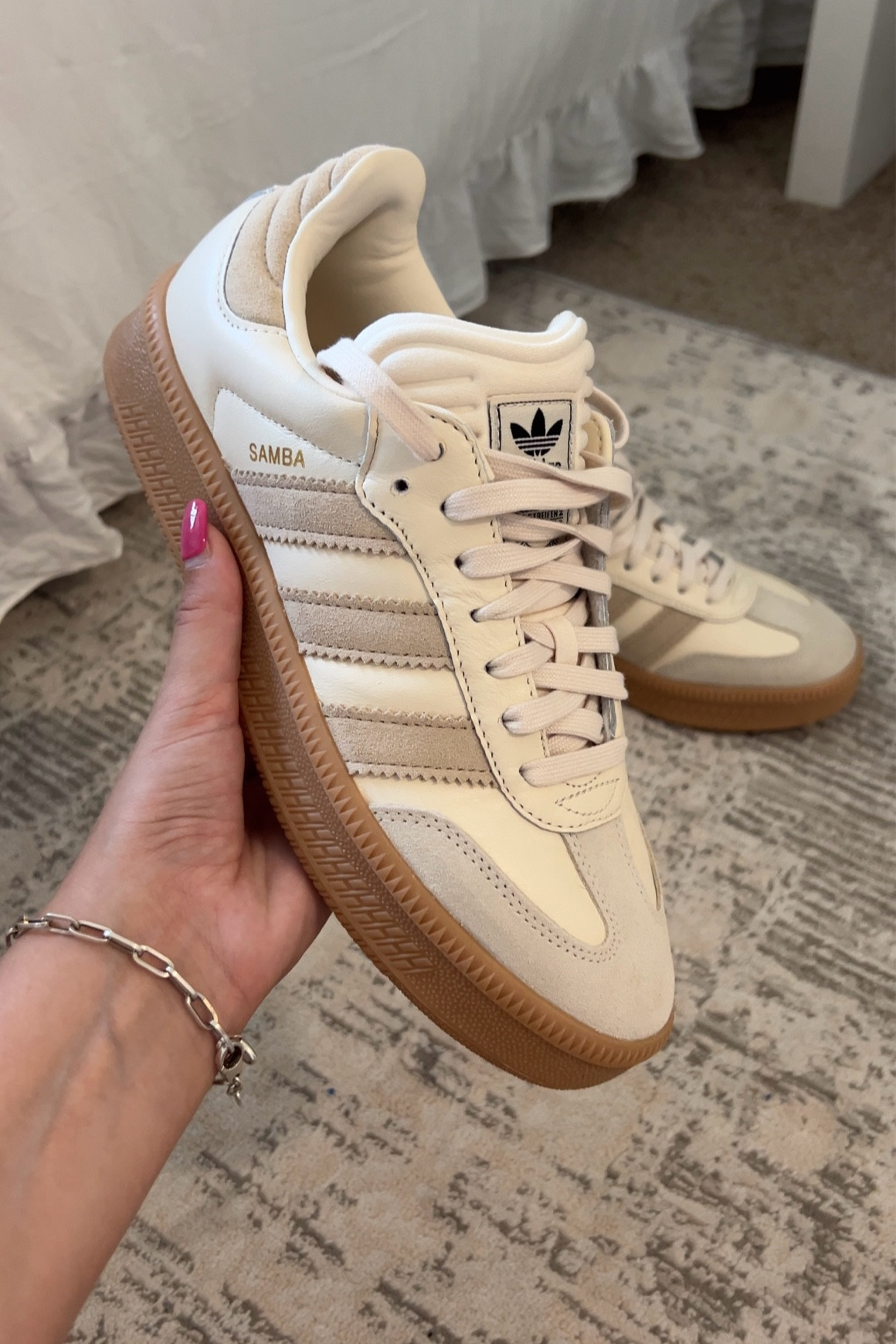 the PERFECT pair of neutral shoes 

#LTKFallSale #LTKShoeCrush #LTKStyleTip