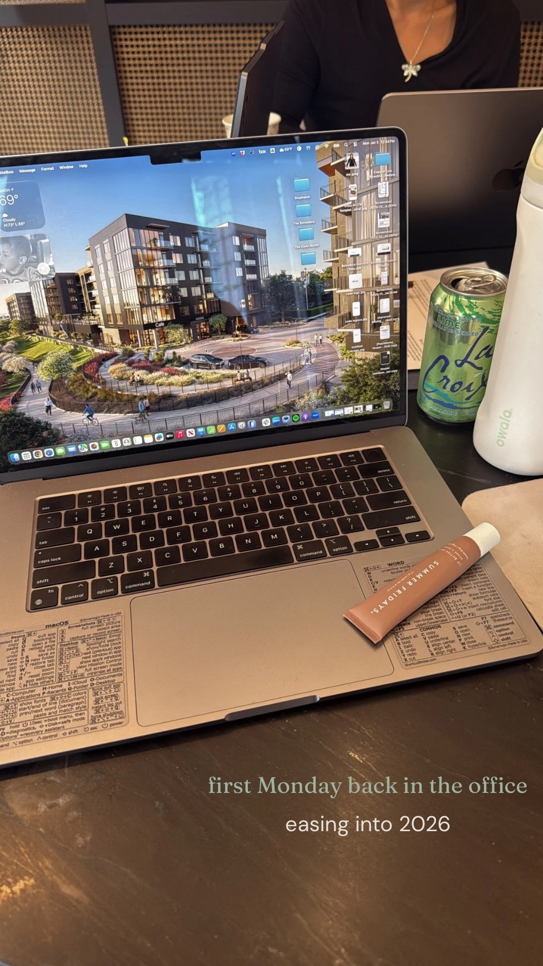 Back to the office, this summer Fridays lip balm never leaves my side I’m obsessed 

#LTKdayinmylife