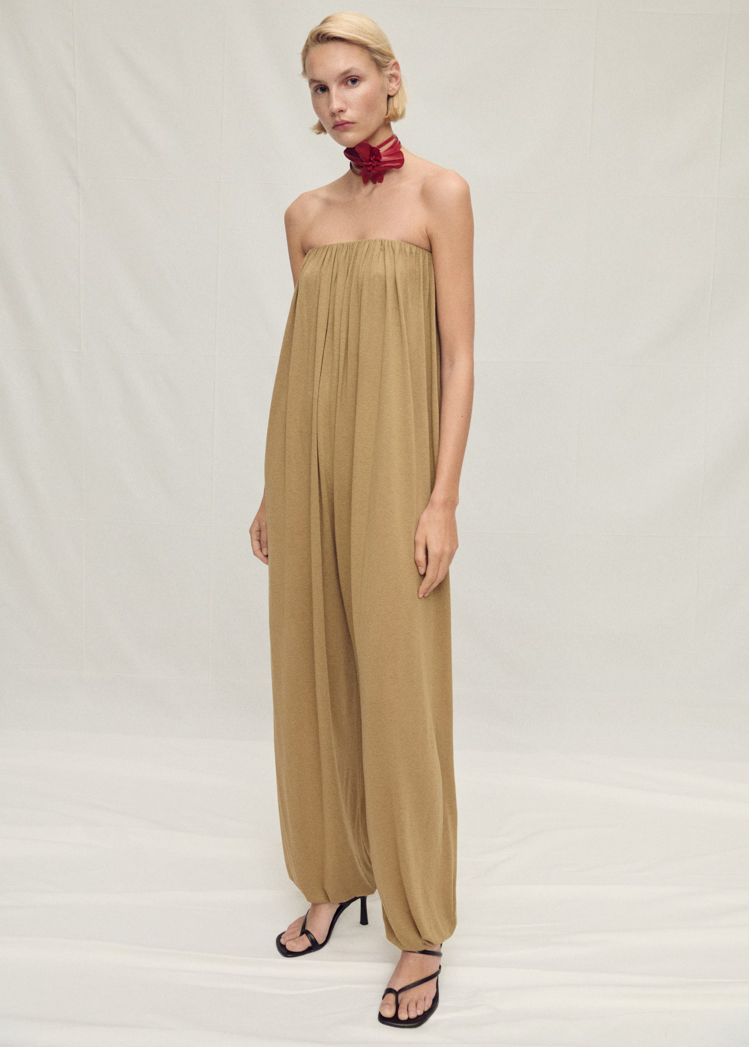 Strapless jumpsuit with puffed hem - Women | MANGO USA | Mango (US/MX/AU)
