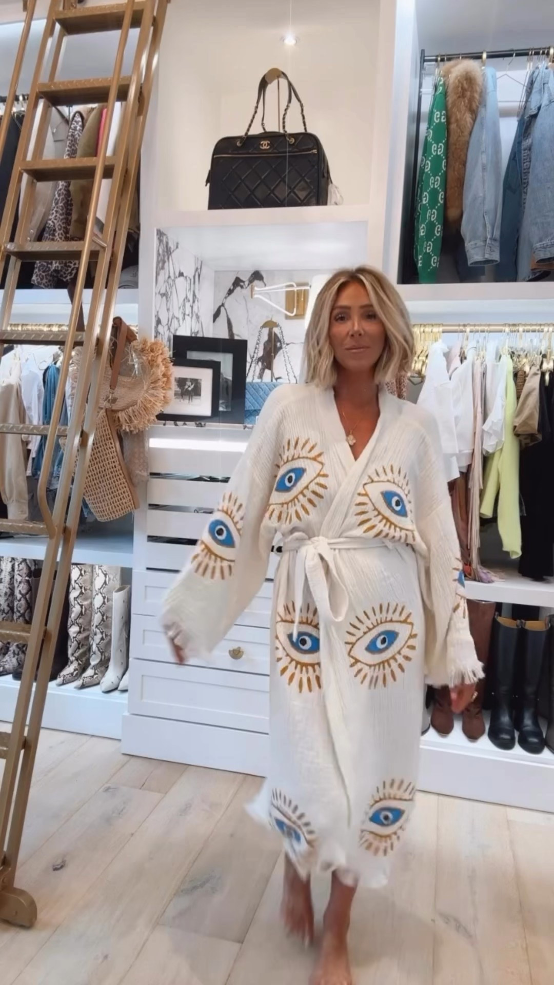 One of my favorite outfits was just restocked 🖤🖤🖤 wearing a medium in pants and a small in tee 