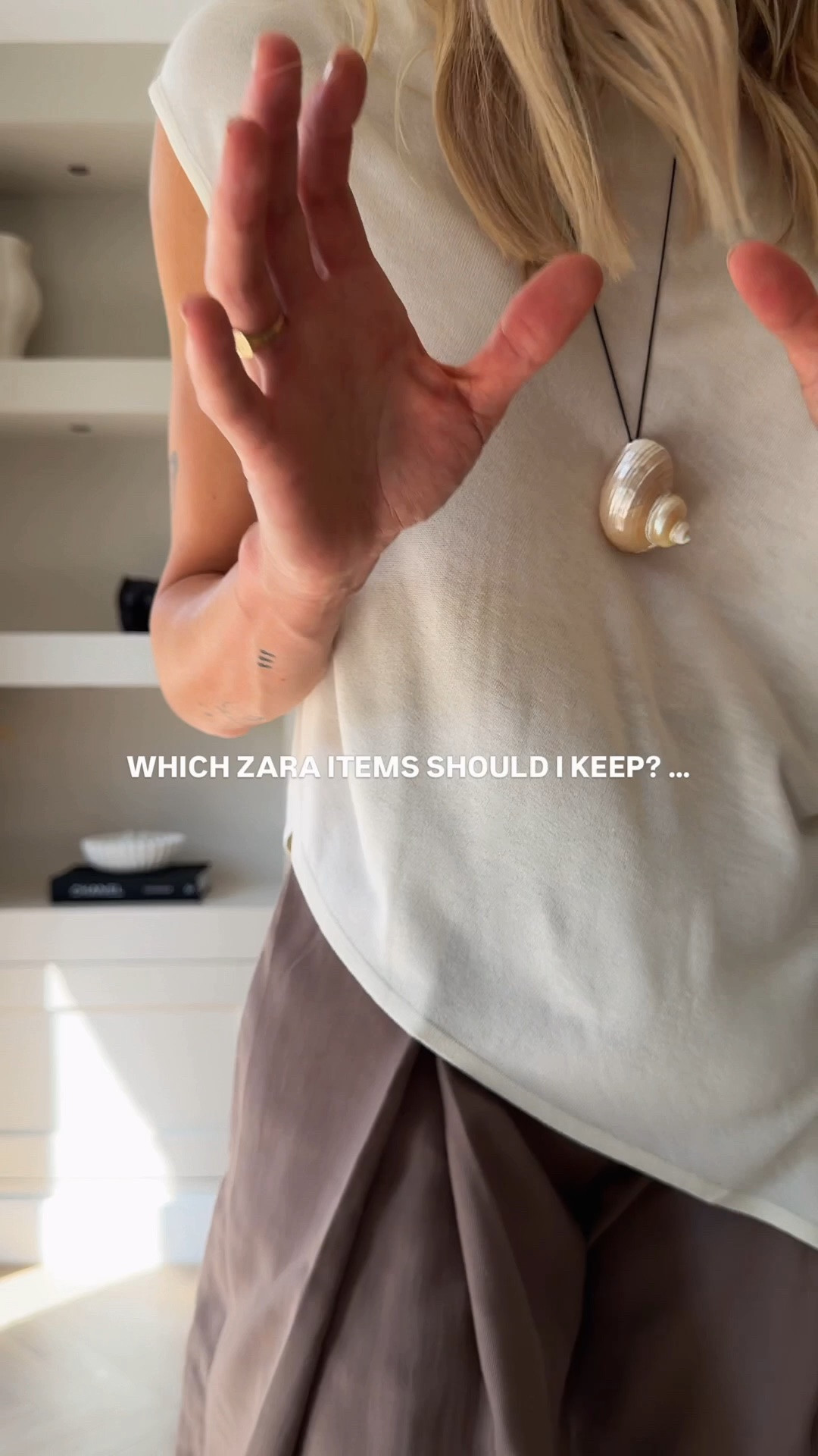 Summer outfit for women over 40 

Zara pleated wide leg trousers - S
Knitted cape top (autumn fashion trend)  - M (could have gone S)
Zara tassel clutch bag

#LTKuk #LTKsummer #LTKbag
