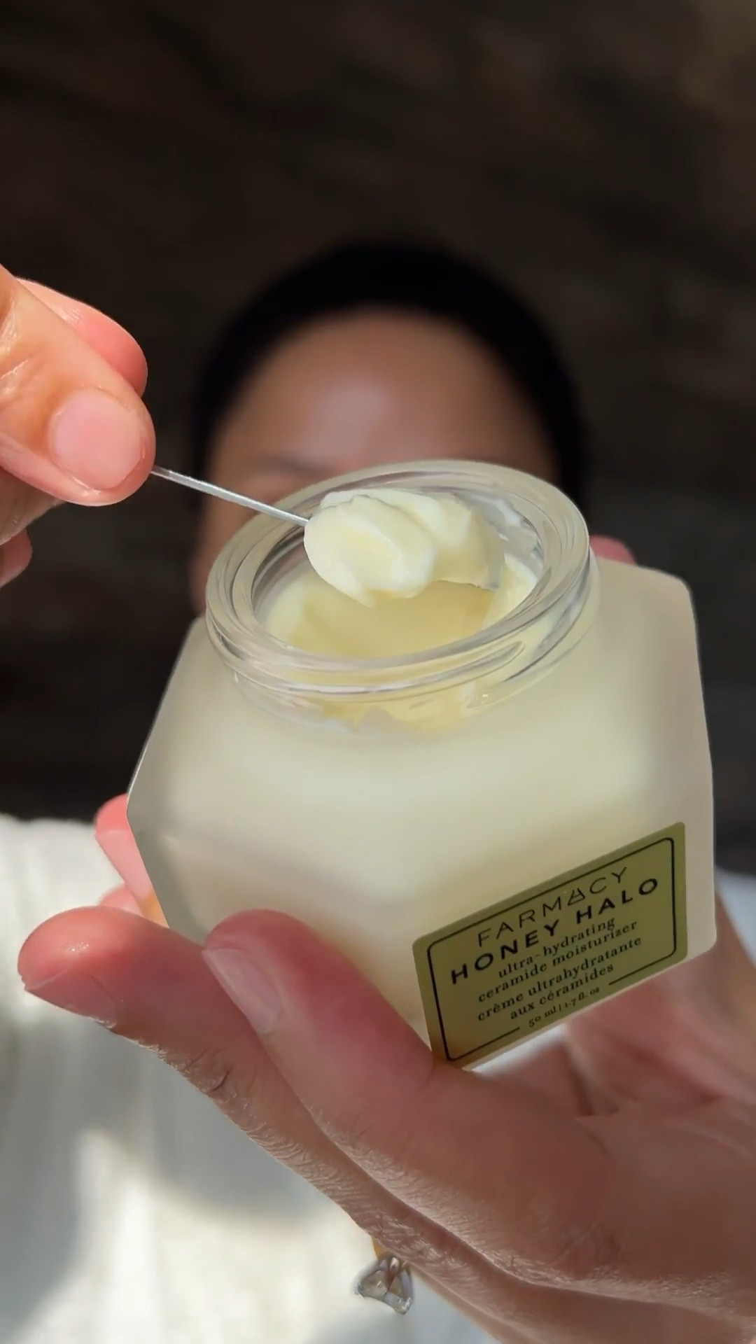 Ever feel like no matter what you do, your skin just never feels fully hydrated? 🥲 Trust me, I’ve been there. These two Farmacy Beauty products are the dream hydrating duo for dry skin, no matter the season. ✨ Honey Halo keeps my skin soft and supple, while the Lip Smoothie saves my lips from cracking, both perfect for the cold months, but gentle enough to use all year round. 🙌🏼

What’s your biggest struggle with dry skin? Let’s share tips! 🫶🏽