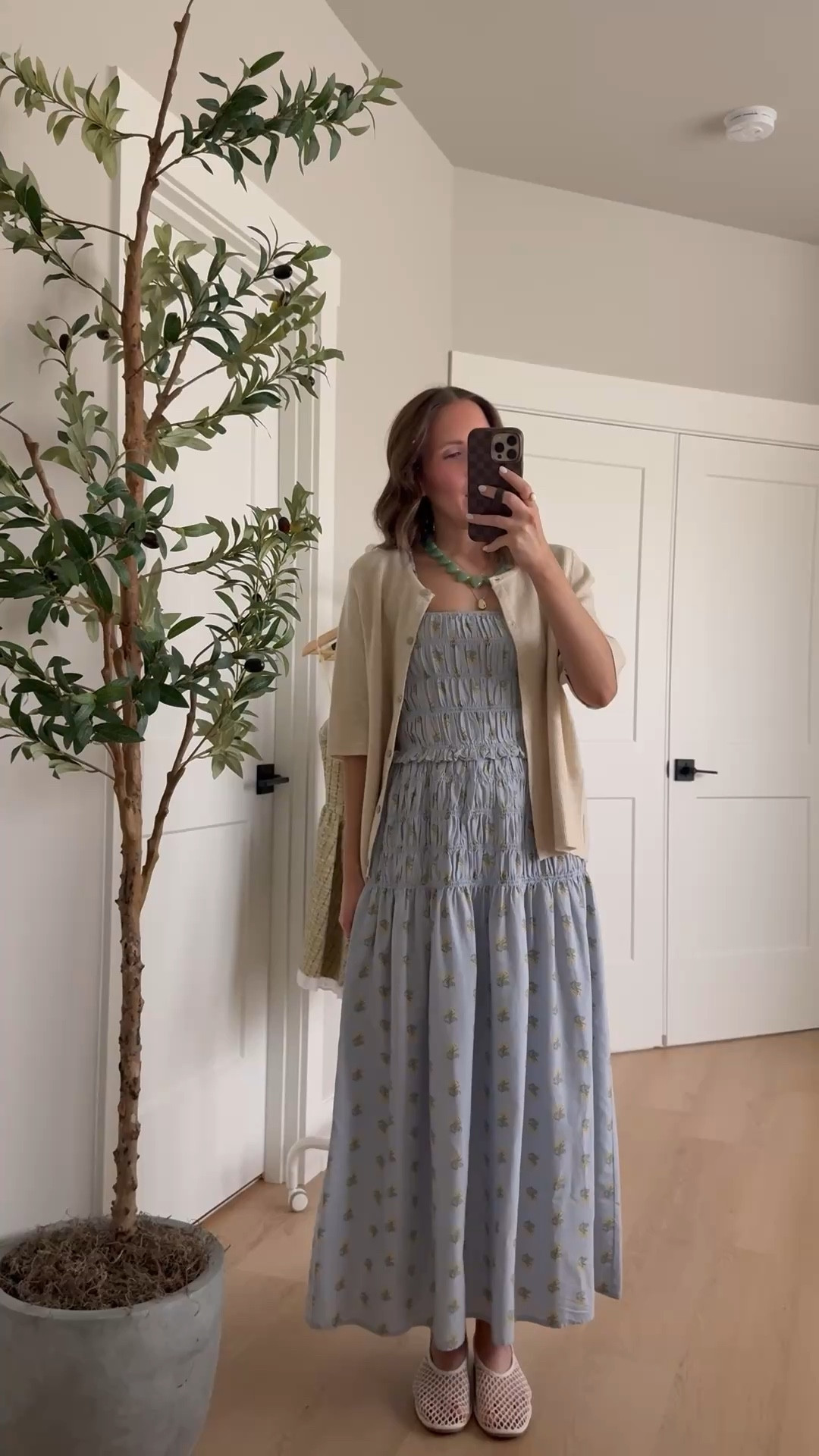 Teacher outfit idea 🍎 this Target dress is so pretty and looks way more $$ than it is! Paired with a short sleeve cardigan from Amazon

Teacher style, classroom outfit, Target finds, teacher outfit, spring style